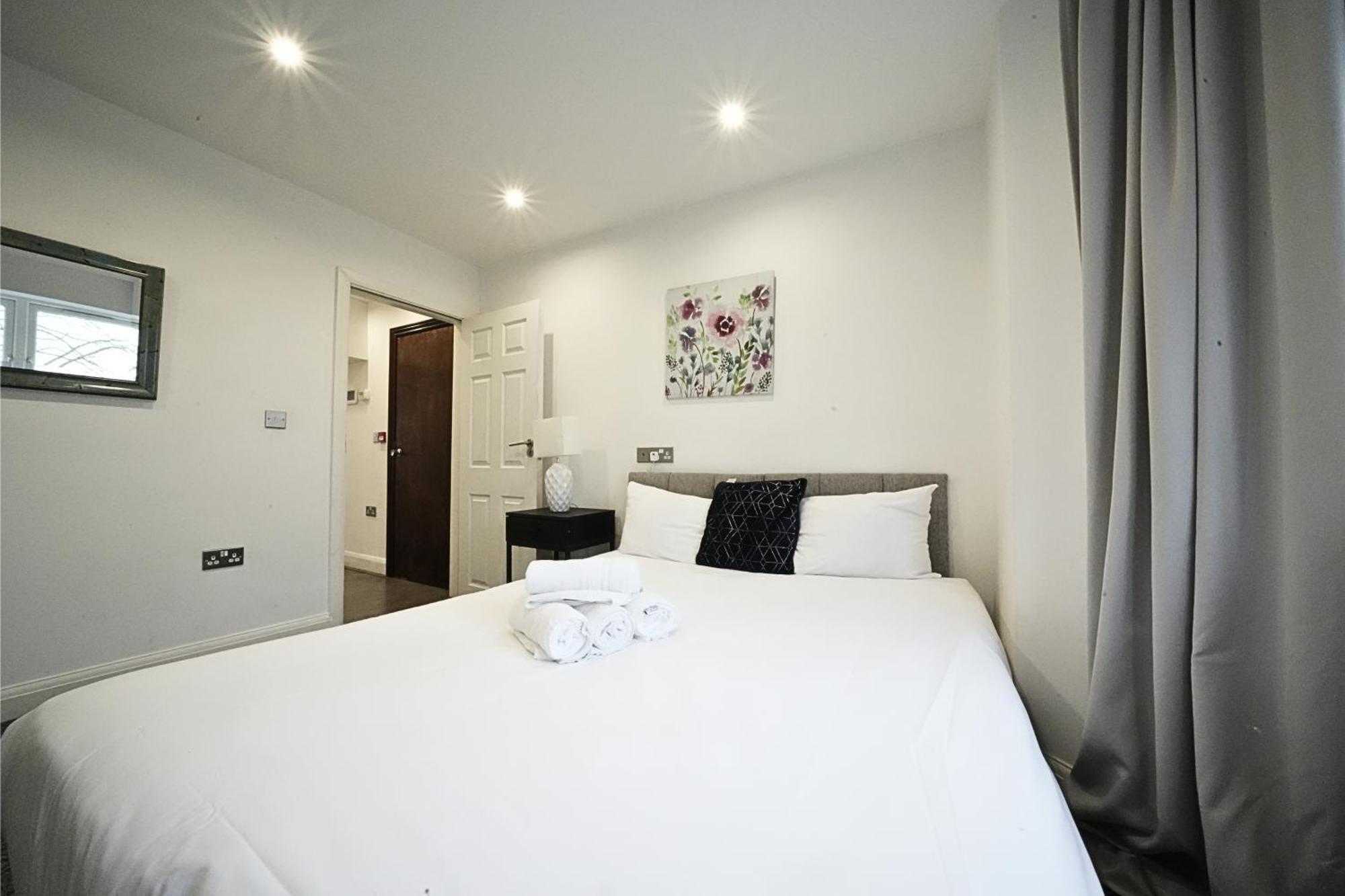 Apartamento Hatton Heathrow Airport- Free Parking-free Underground To And From Heathrow Airport Hatton Cross Picture-see Fast Hatton Cross To 30min *