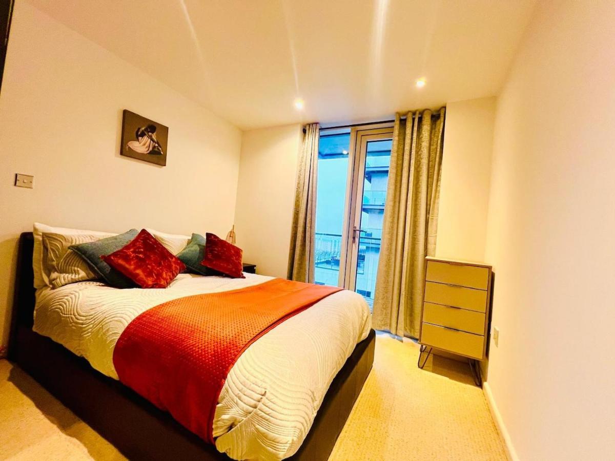 Luxurious With River Views In Canary Wharf *