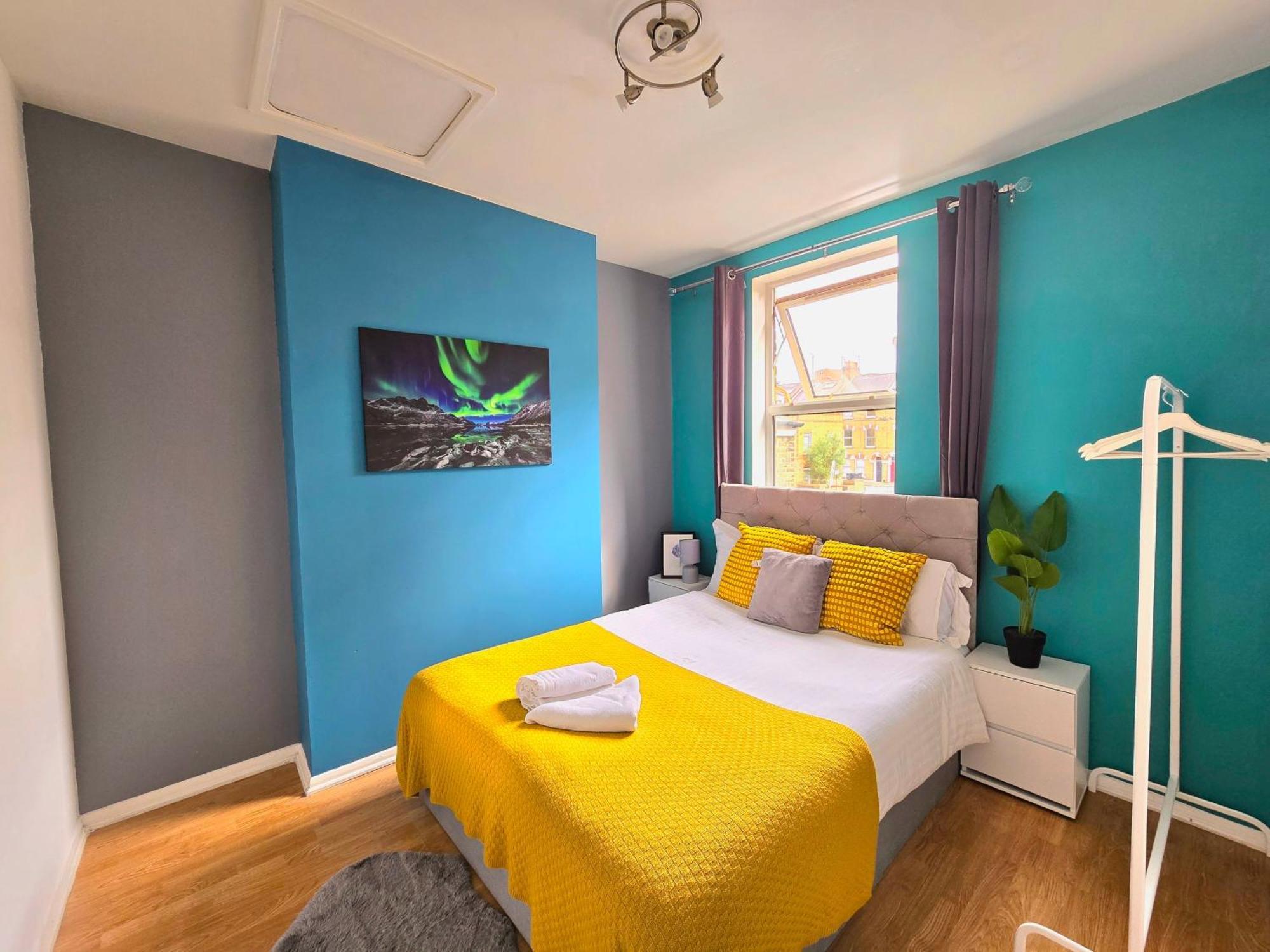 Cozy 4 Bedroom House In The Heart Of Brixton Hébergement de vacances *