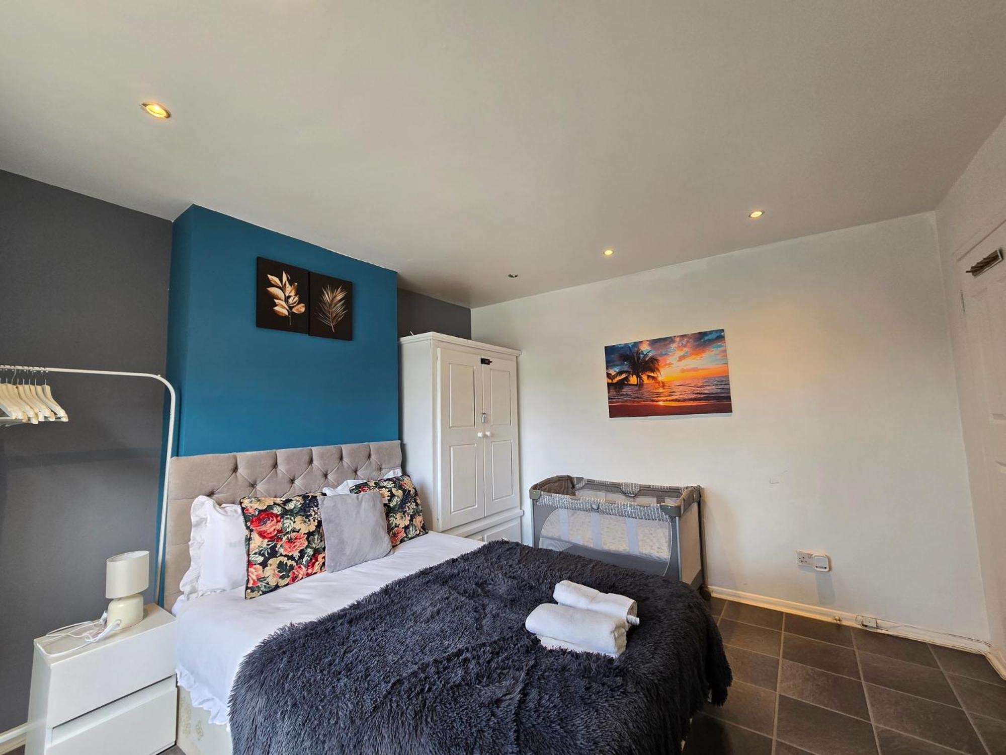 Cozy 4 Bedroom House In The Heart Of Brixton Hébergement de vacances *