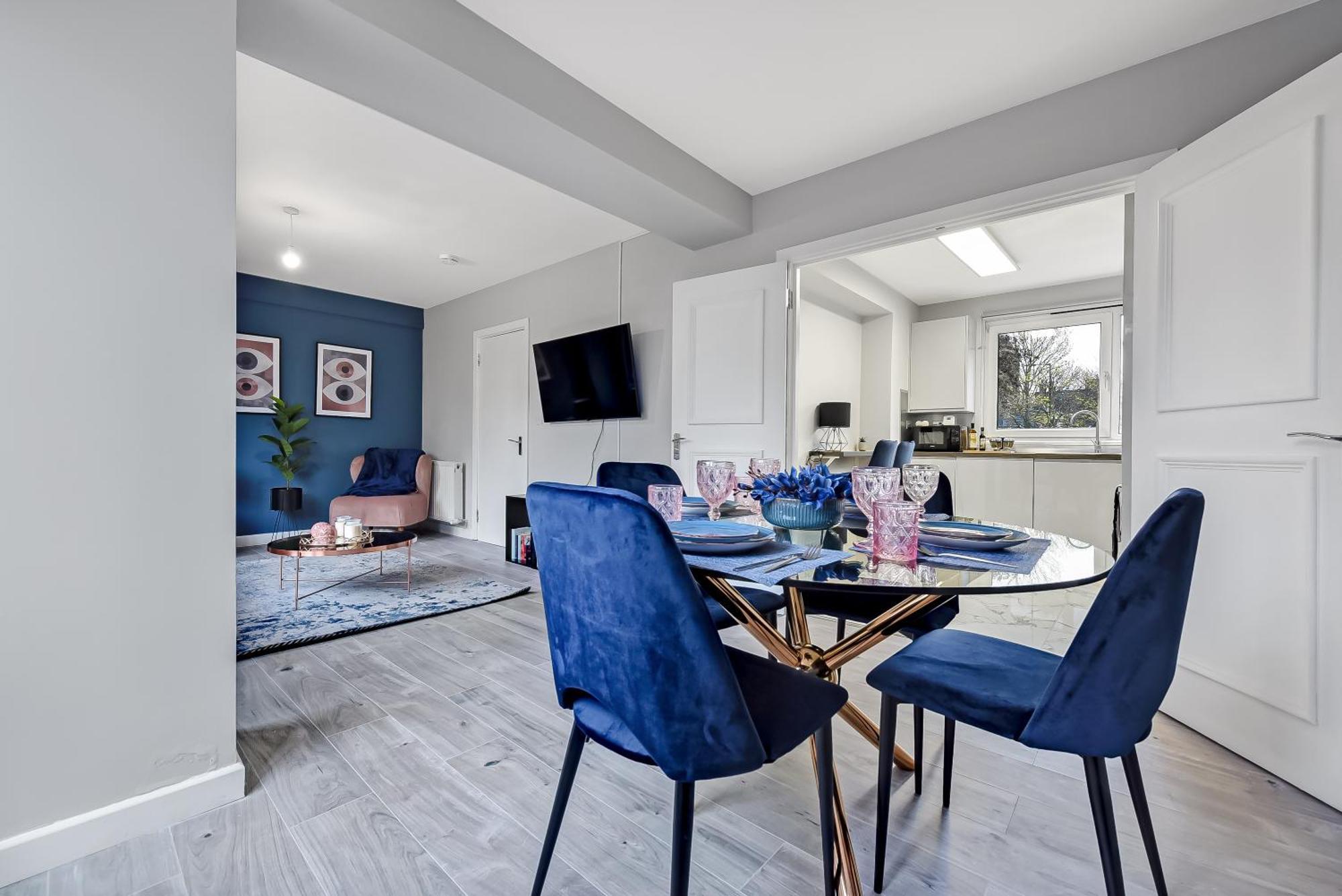 Appartement Lovely 4 Bedroom With Outdoor Space
