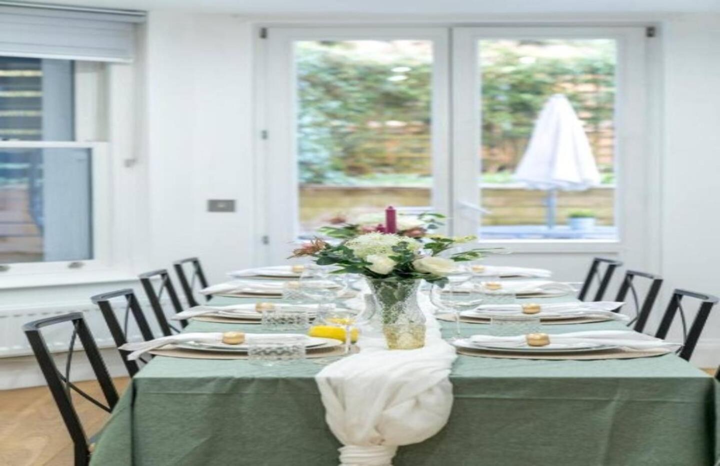Niru Experience Luxury Boutique Garden 2bd 2ba Apartment London