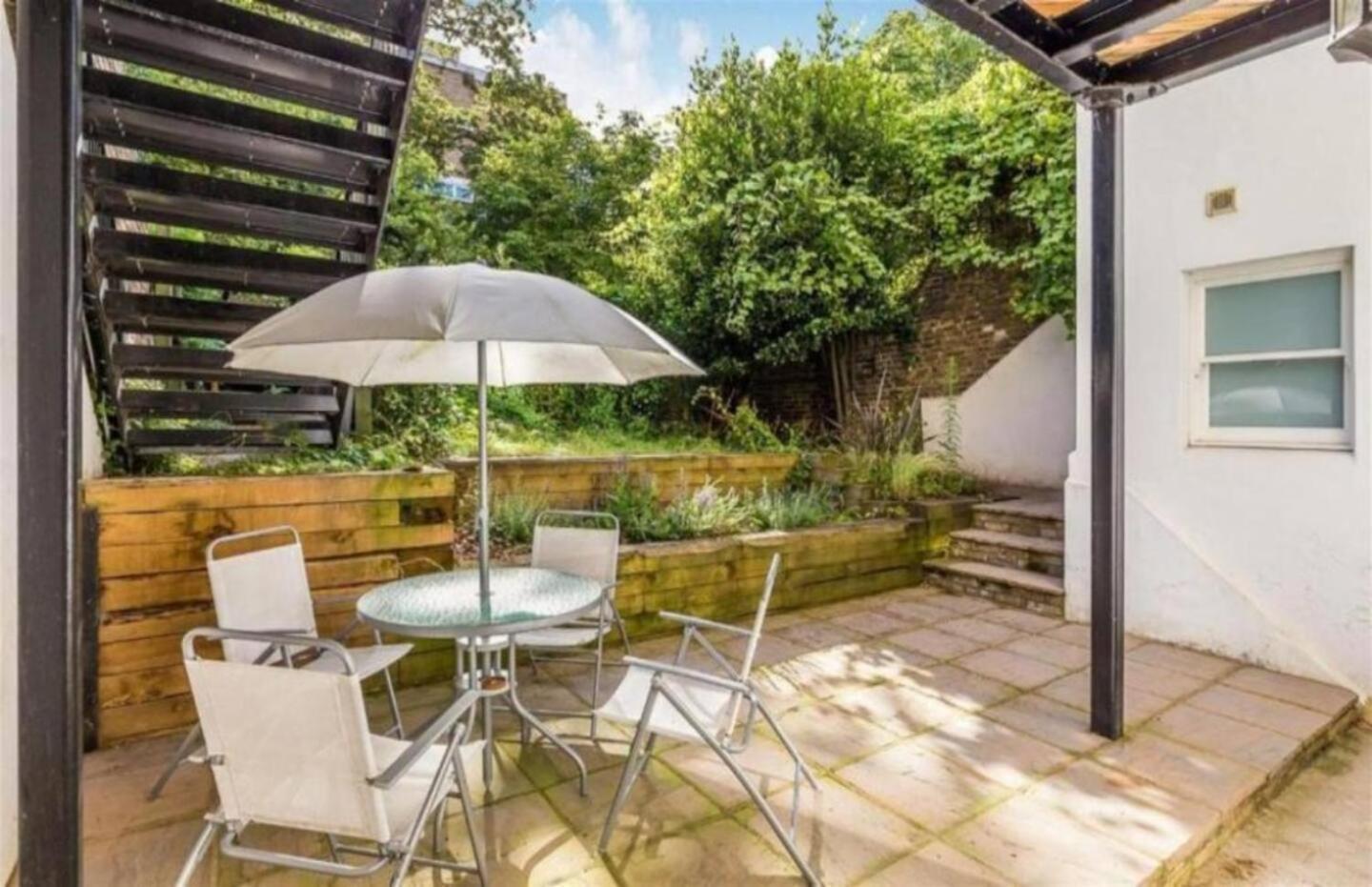 Niru Experience Luxury Boutique Garden 2bd 2ba London