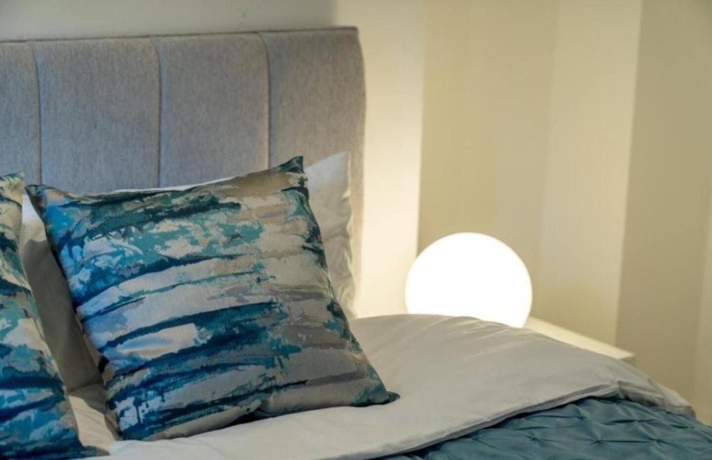 Niru Experience Luxury Boutique Garden 2bd 2ba Apartment