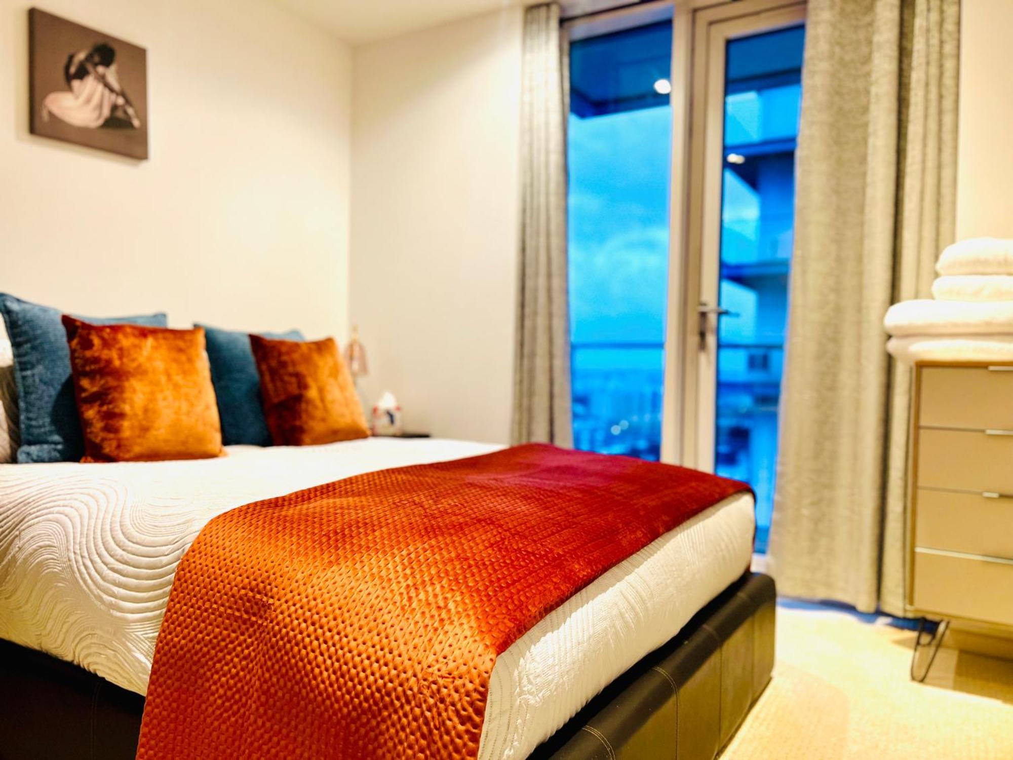 Luxurious With River Views In Canary Wharf Appartement Londres