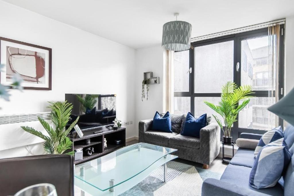Lavish - Secure With Parking