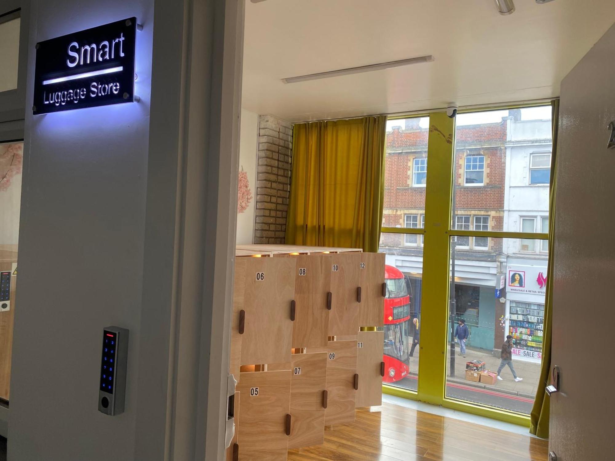 Auberge de jeunesse Smart Luggage Store *