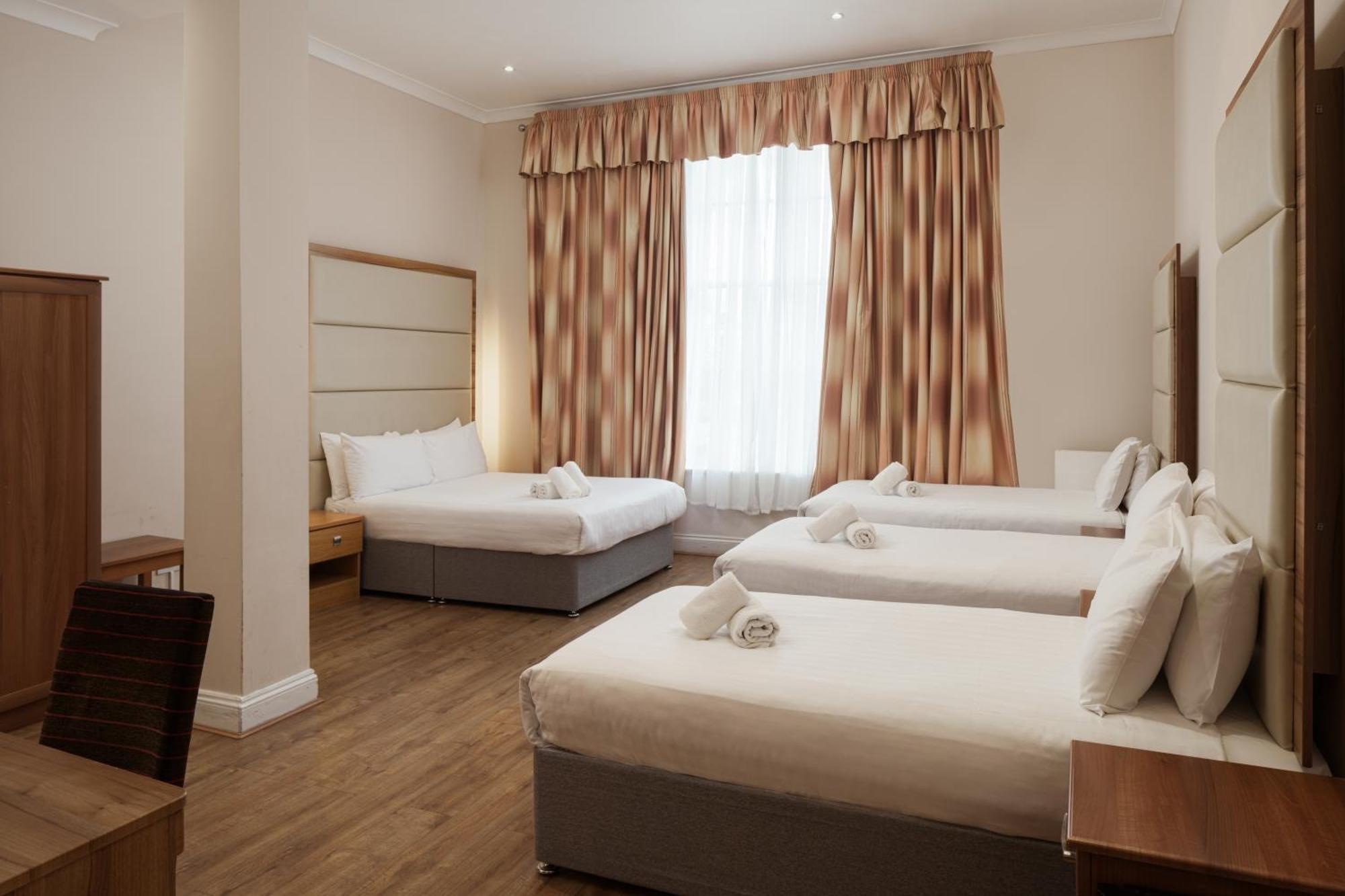Royal Eagle Hotel 3*