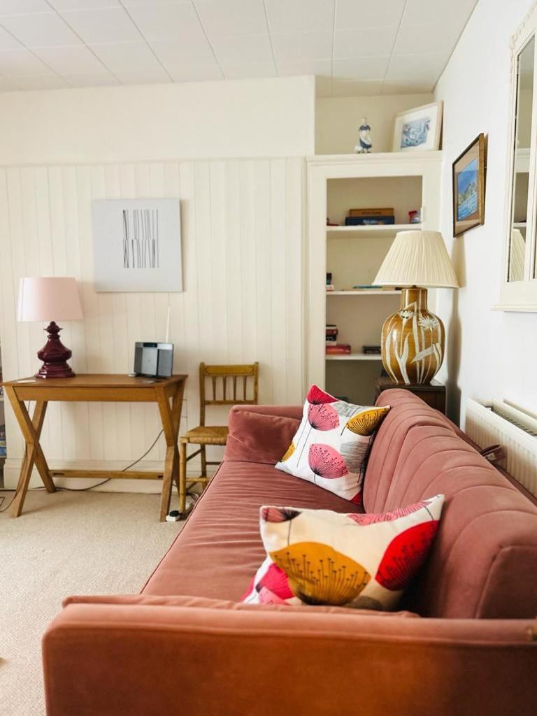 Spacious Comfortable Flat With Free Parking In East Finchley, Muswell Hill & Close To Alexandra Palace Apartment