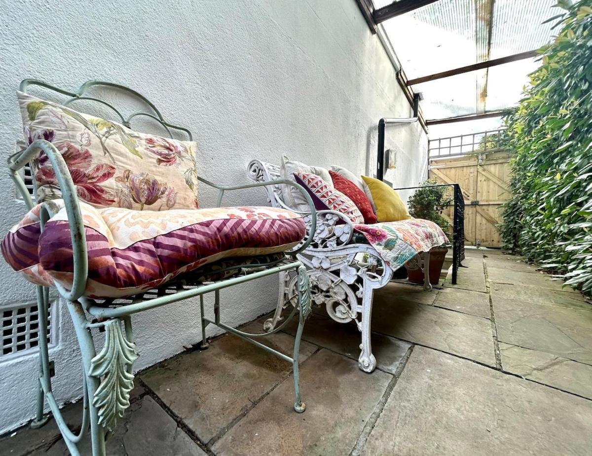 Apartment Spacious Comfortable Flat With Free Parking In East Finchley, Muswell Hill & Close To Alexandra Palace