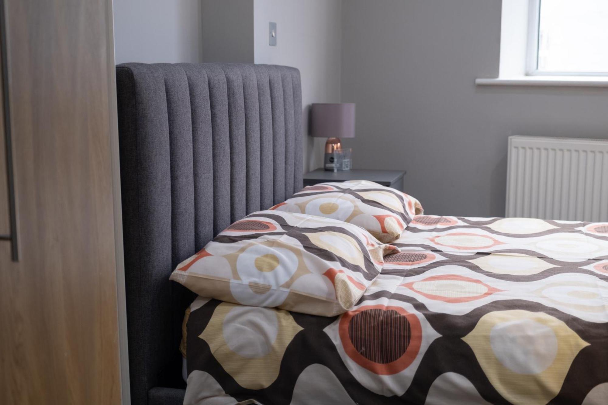 Appartement Spacious 2 Bed 2 Bath With Free Parking For 2 Cars And Underground Station Zone 2 For Quick Access To Up To 10 Guests Londres