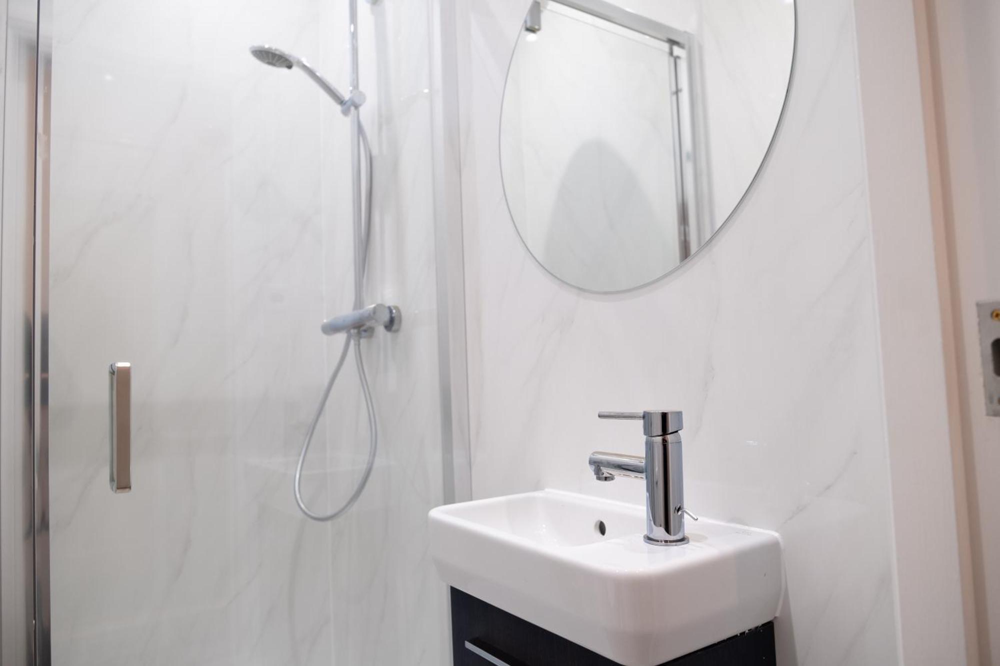 Appartement Spacious 2 Bed 2 Bath With Free Parking For 2 Cars And Underground Station Zone 2 For Quick Access To Up To 10 Guests Londres