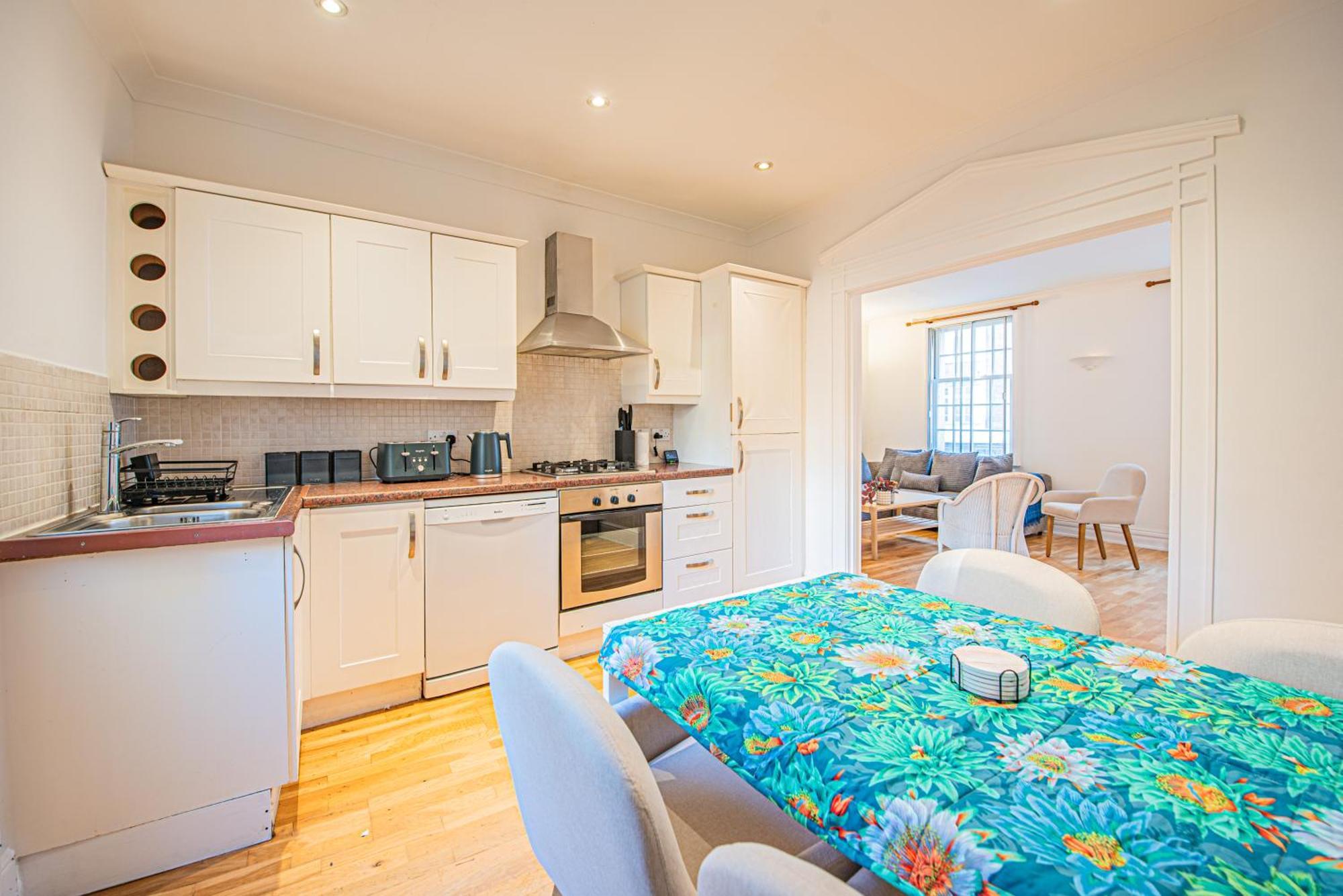 Appartement Stylish 3-bed In Prime Fulham Location *