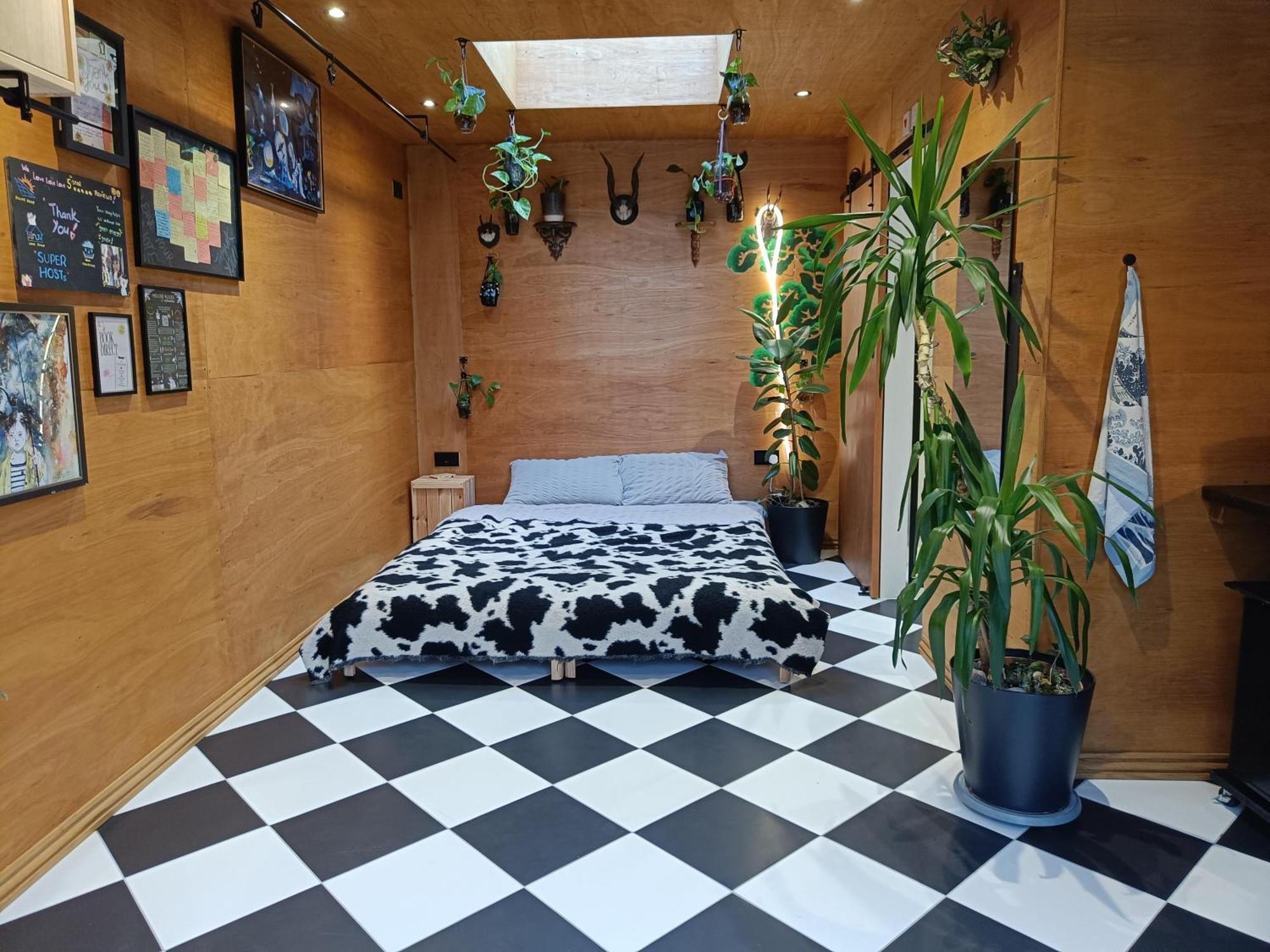 Spacious Canary Wharf Free Parking