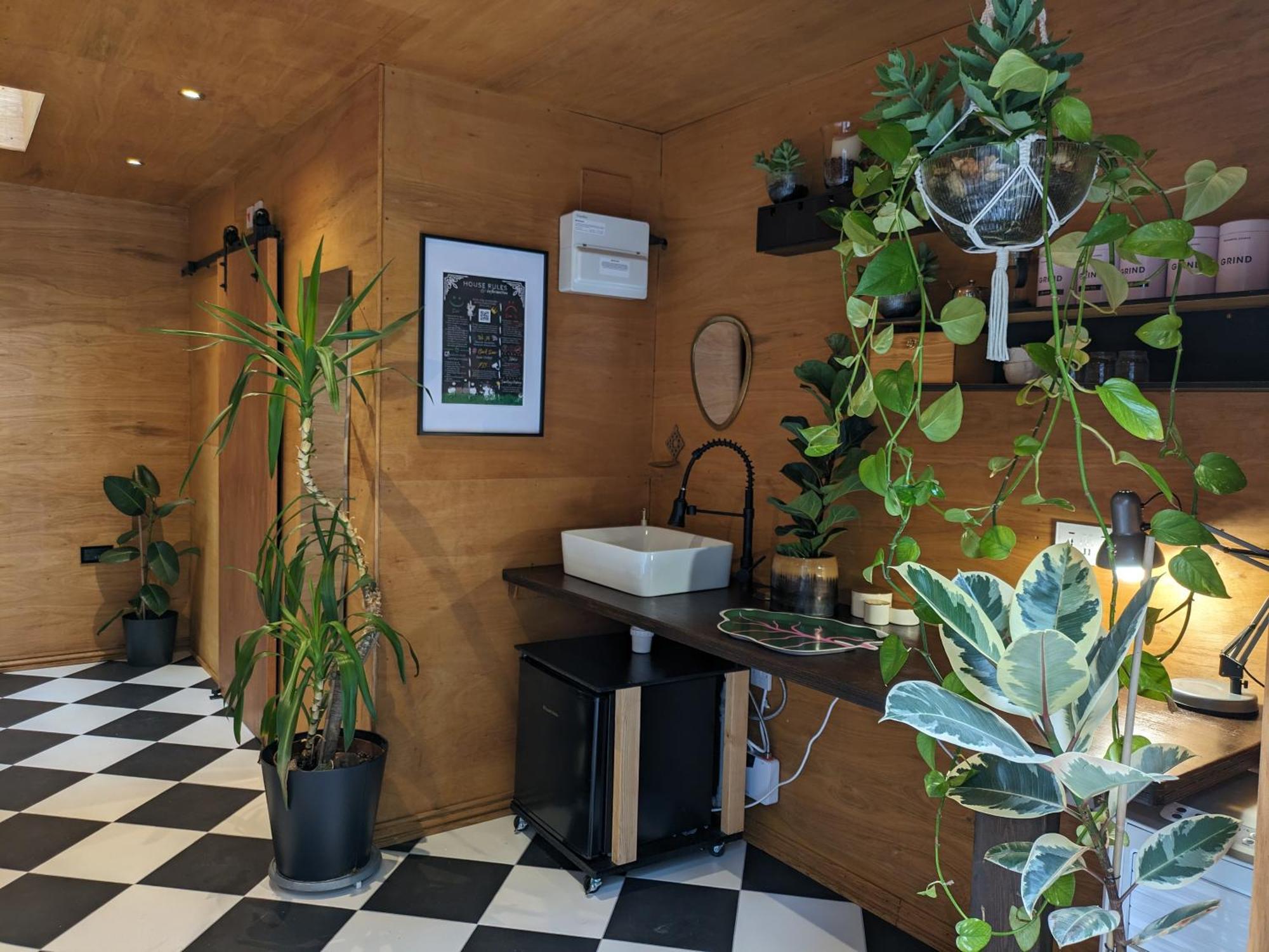 Spacious Canary Wharf Free Parking Couette-café Londres