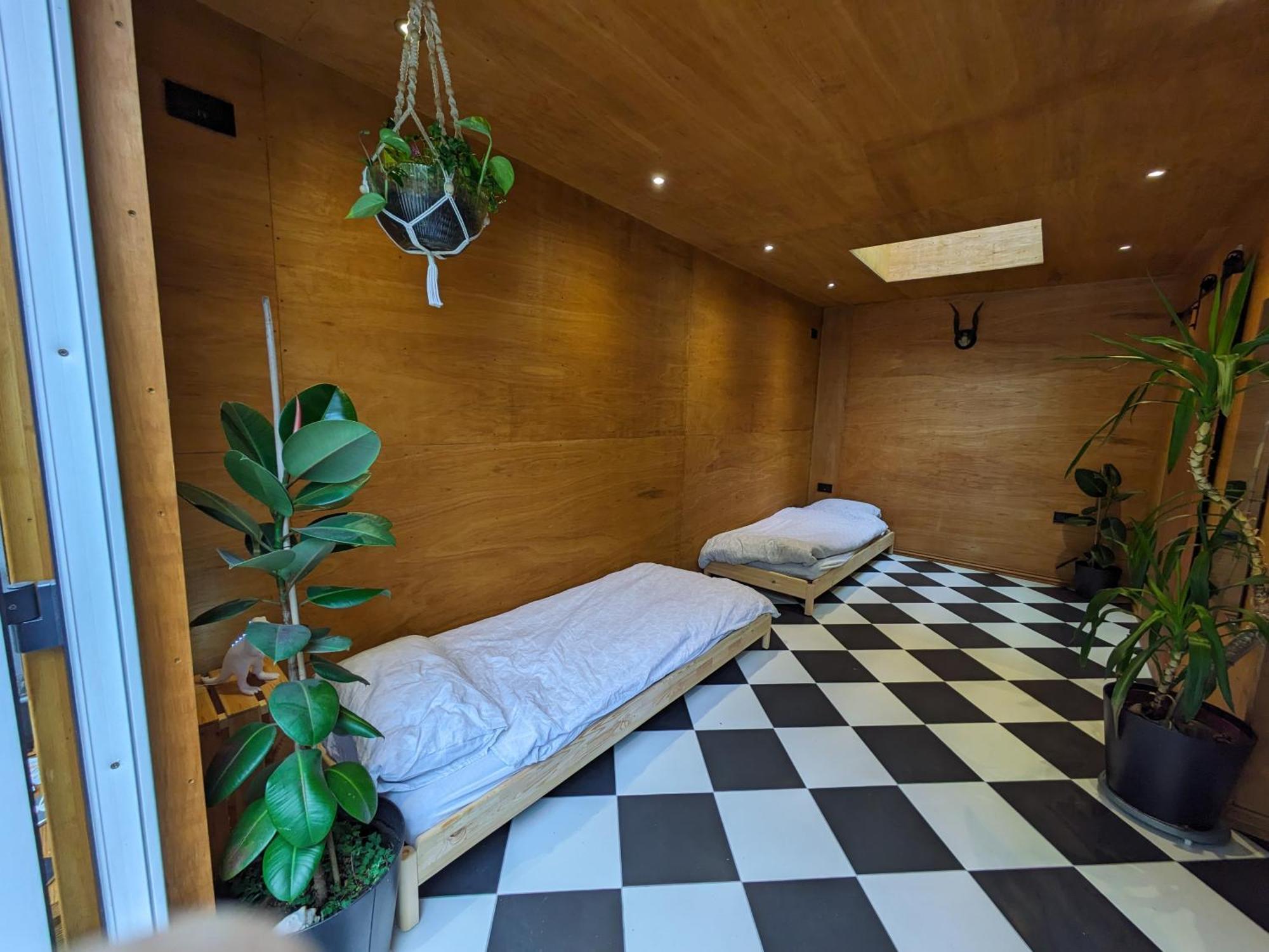 Couette-café Spacious Canary Wharf Free Parking