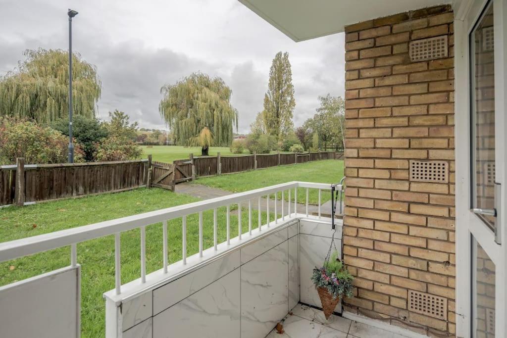 Appartement Lovely 2-bedroom With Balcony And Park View *