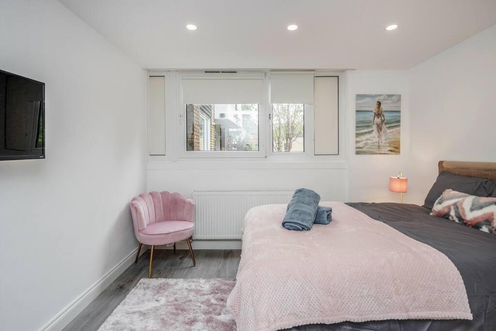 Appartement Lovely 2-bedroom With Balcony And Park View