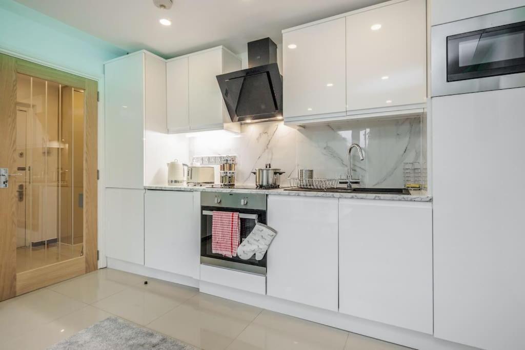Lovely 2-bedroom With Balcony And Park View Appartement
