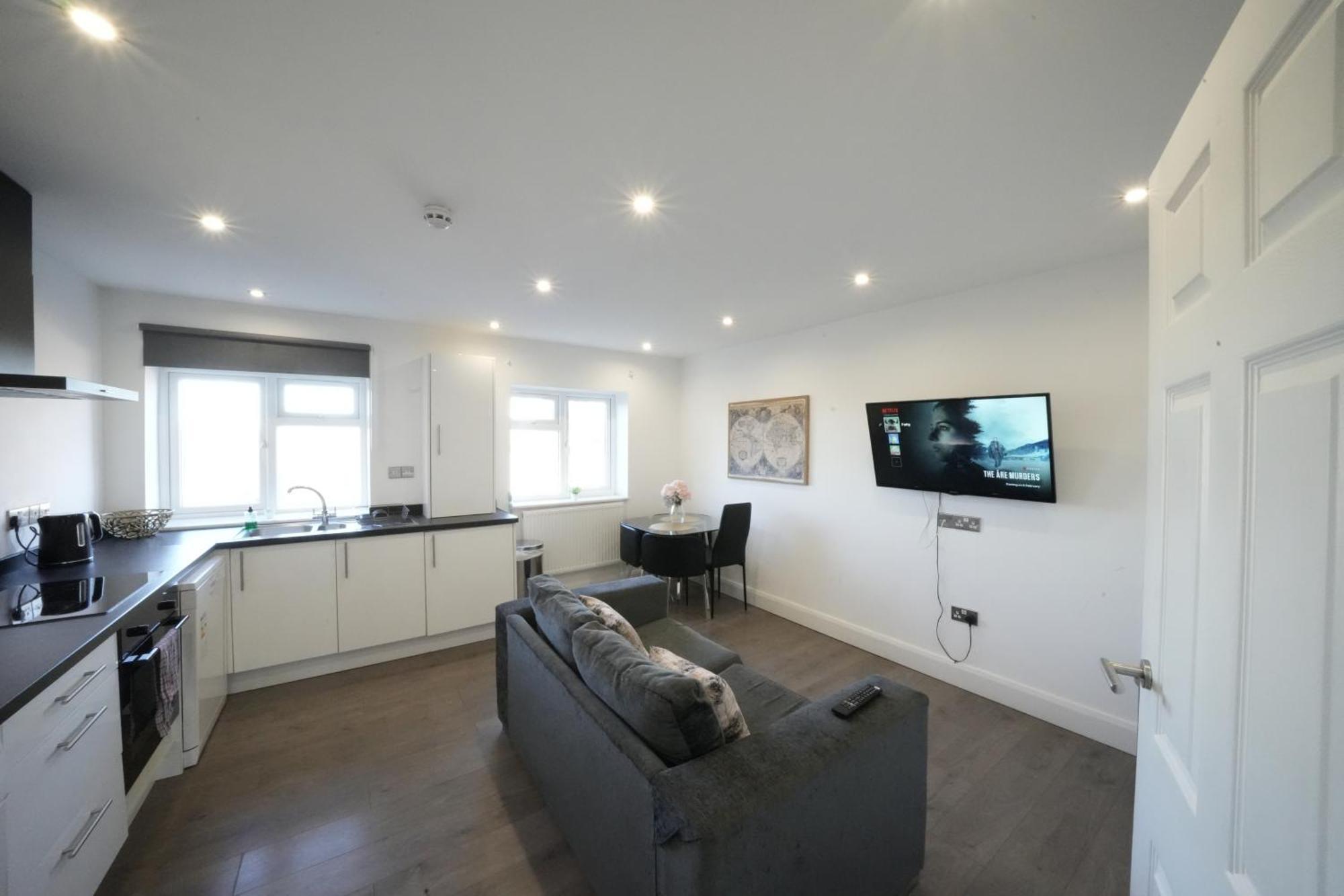 Hatton Heathrow Airport- Free Parking-free Underground To And From Heathrow Airport Hatton Cross Picture-see Fast Hatton Cross To 30min Apartamento