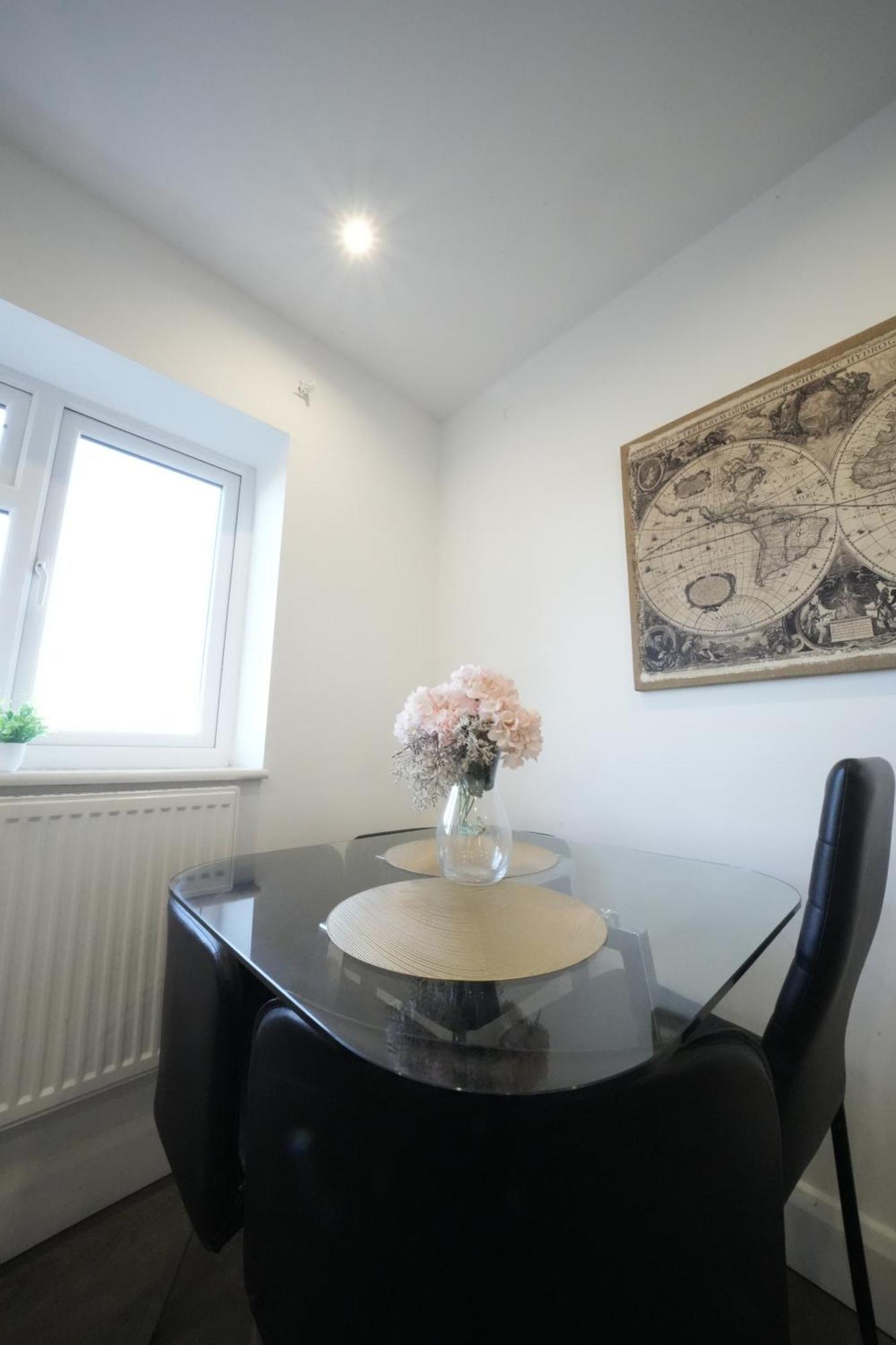 Apartamento Hatton Heathrow Airport- Free Parking-free Underground To And From Heathrow Airport Hatton Cross Picture-see Fast Hatton Cross To 30min *