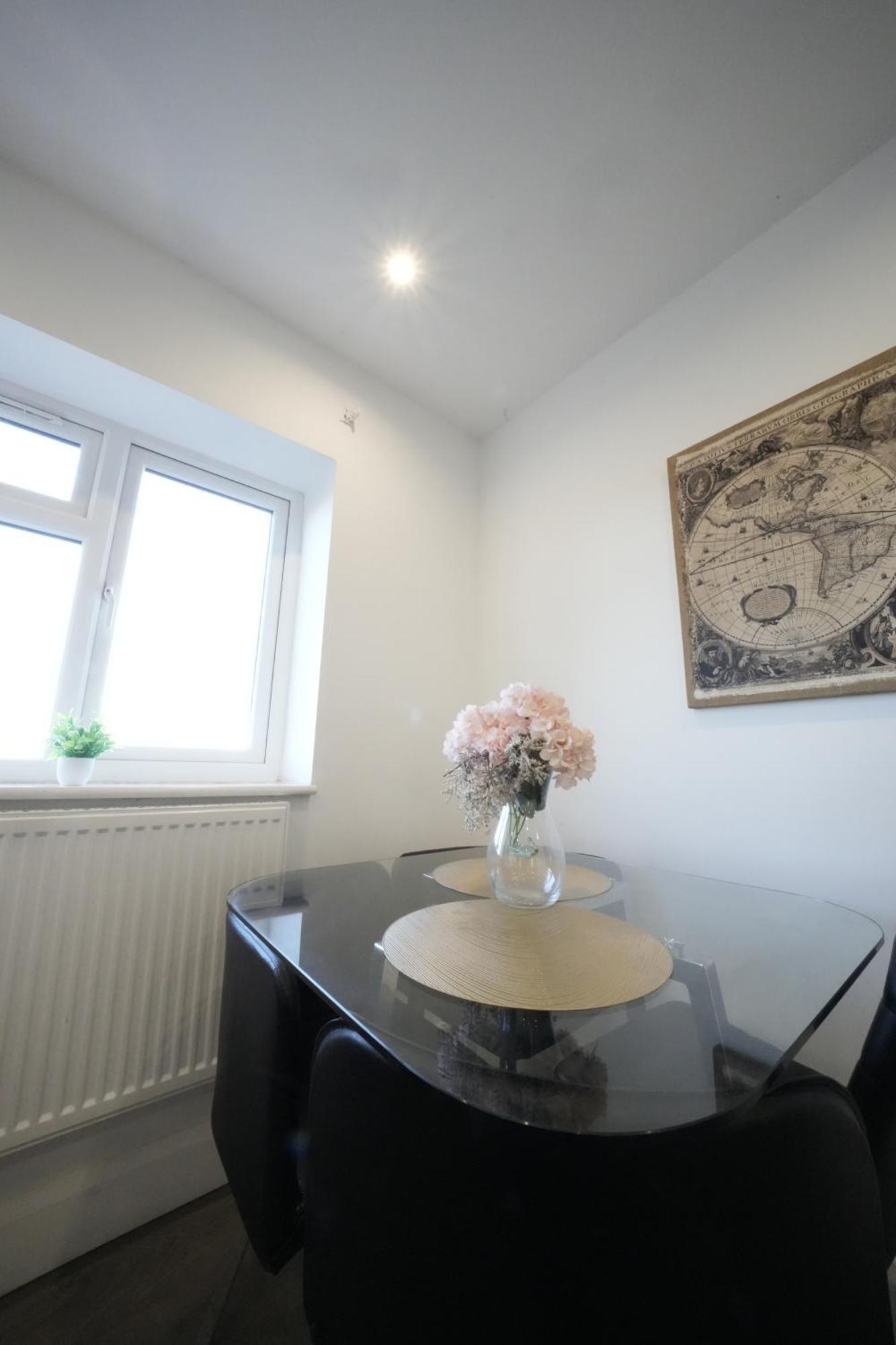 Hatton Heathrow Airport- Free Parking-free Underground To And From Heathrow Airport Hatton Cross Picture-see Fast Hatton Cross To 30min Apartamento Londres