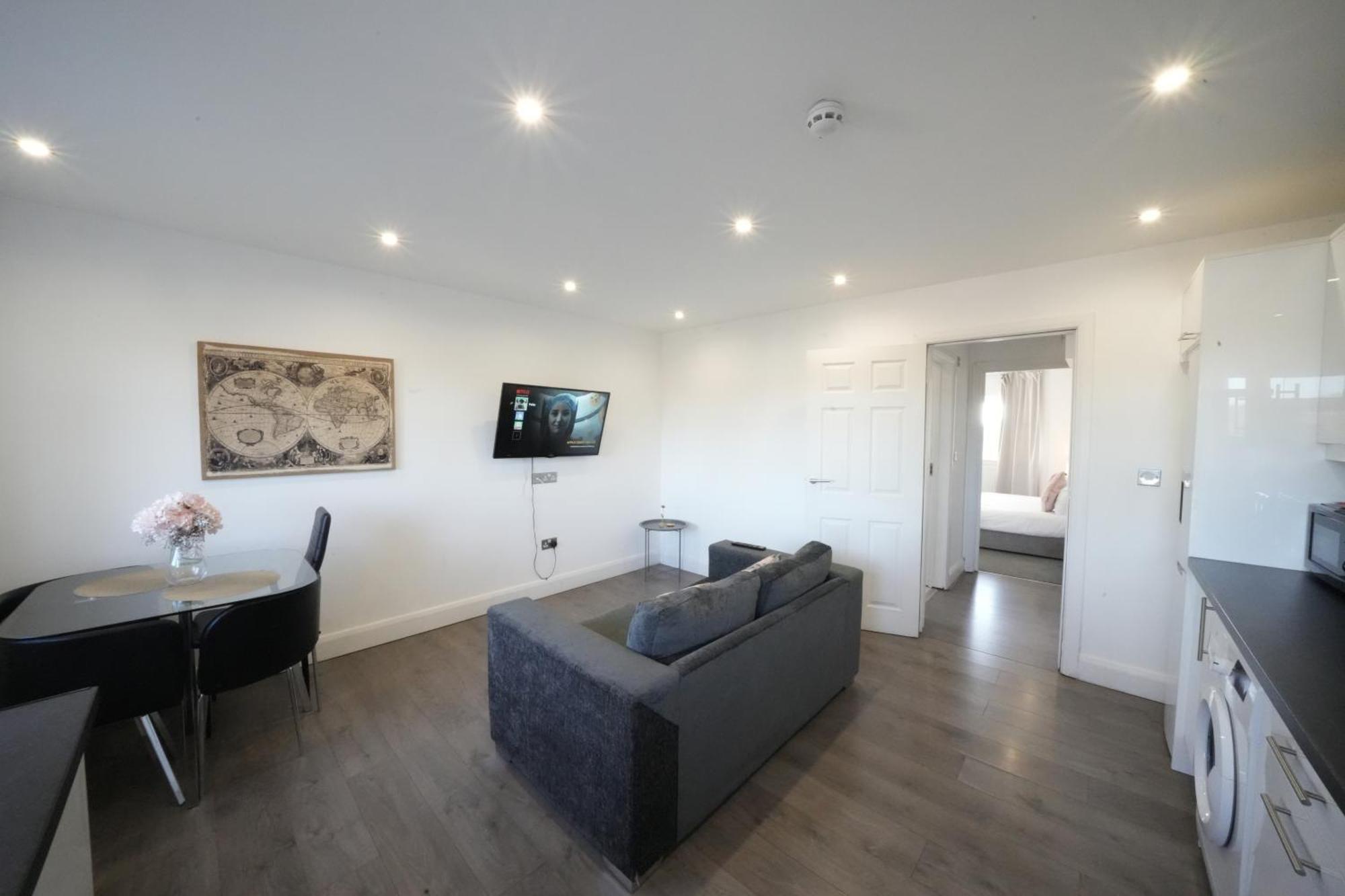 Hatton Heathrow Airport- Free Parking-free Underground To And From Heathrow Airport Hatton Cross Picture-see Fast Hatton Cross To 30min Apartamento