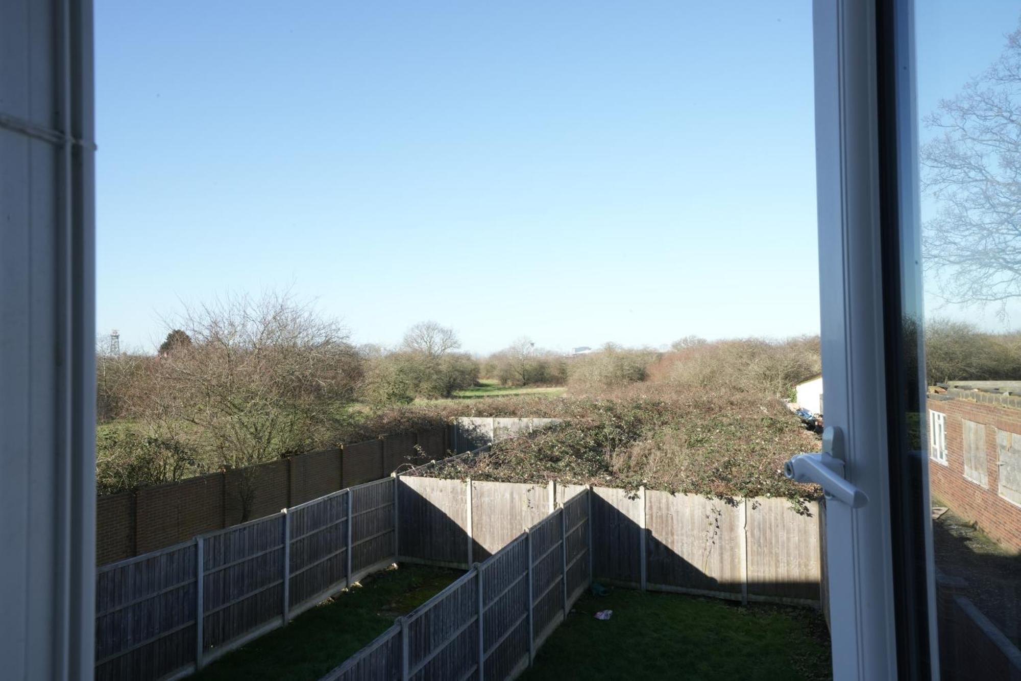 Hatton Heathrow Airport- Free Parking-free Underground To And From Heathrow Airport Hatton Cross Picture-see Fast Hatton Cross To 30min *
