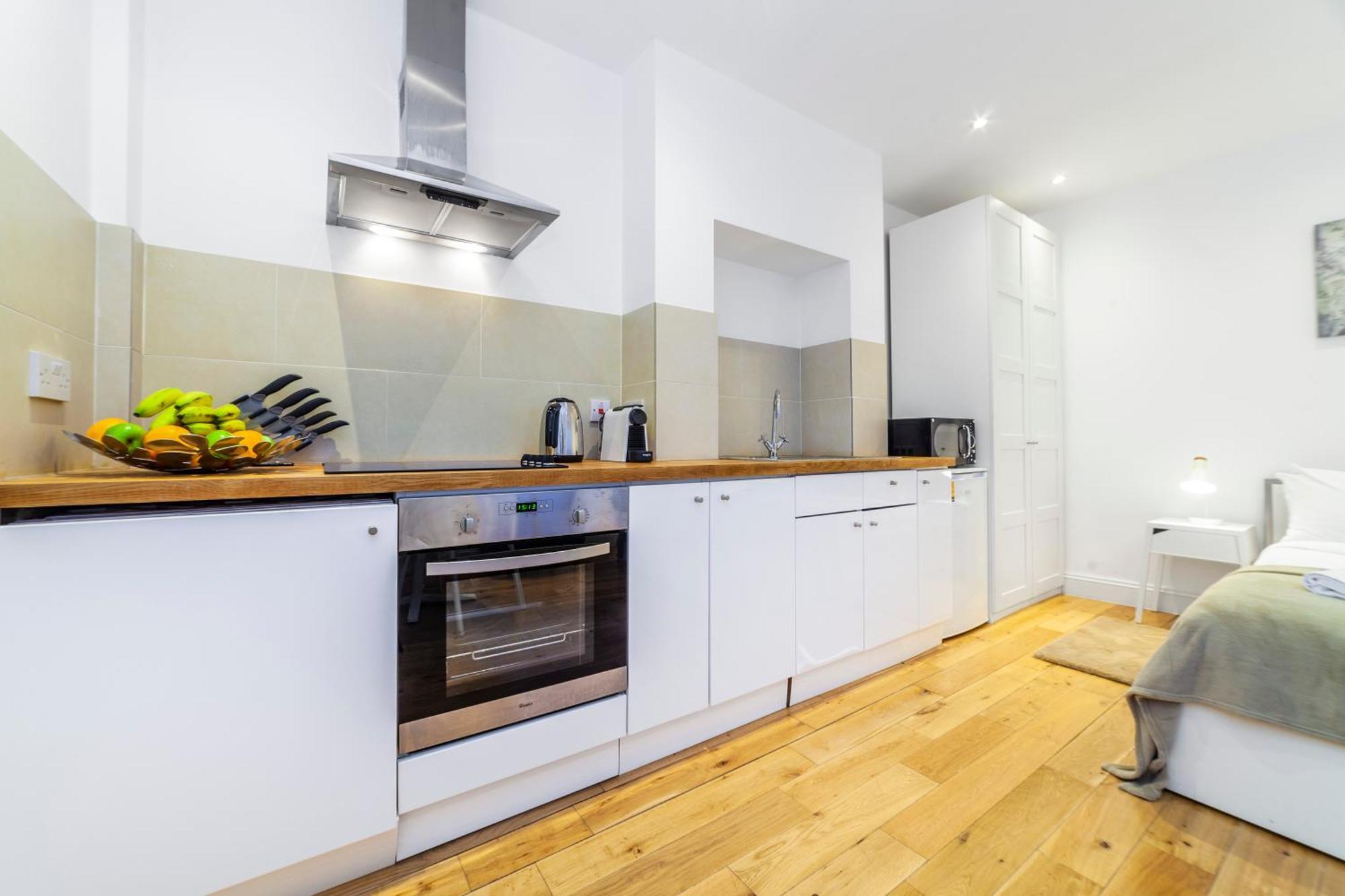 Perfect Self-contained Radiant With Patio Appartement