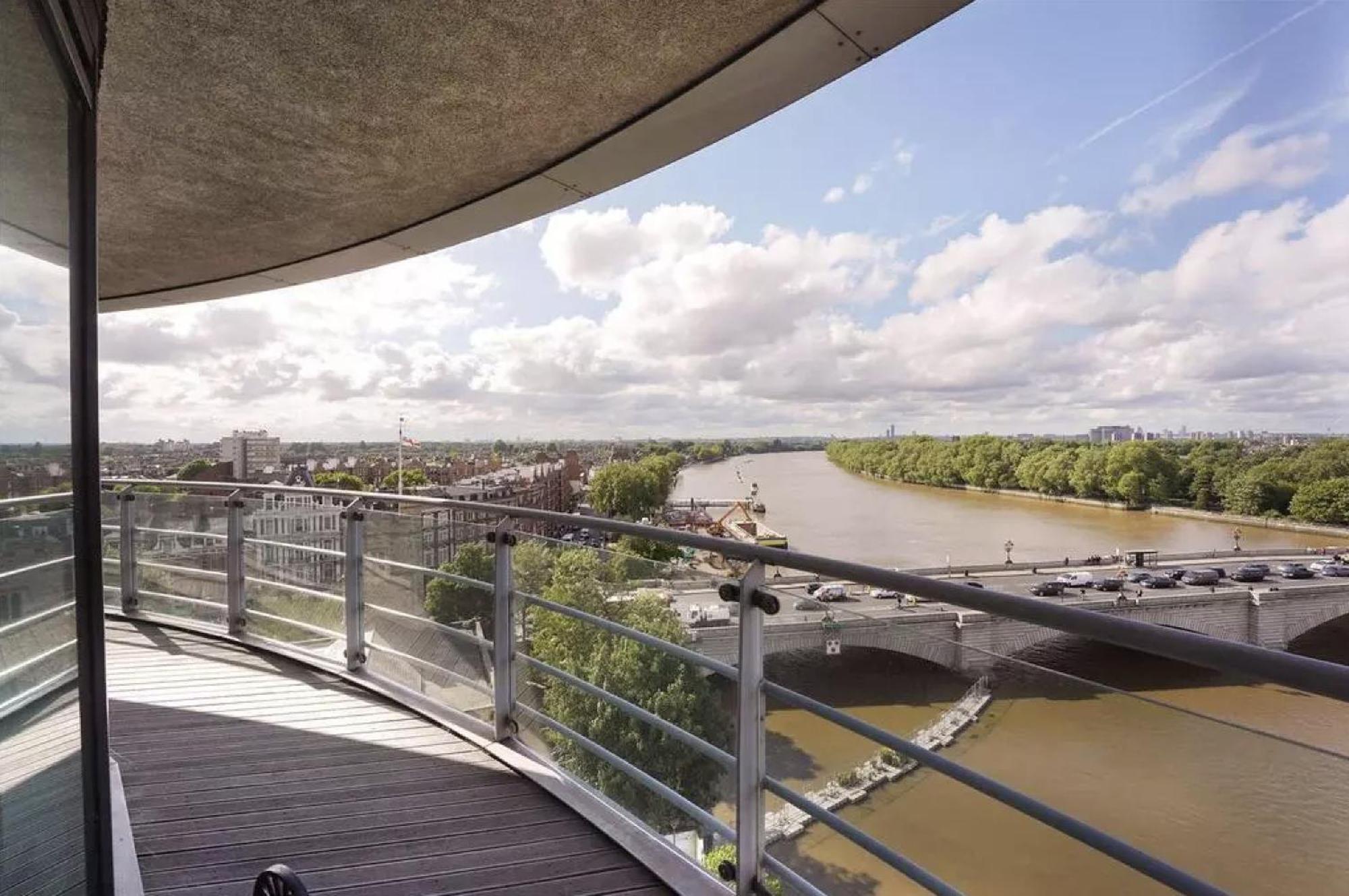 2-bed Penthouse With Unique River Views - Located In London's Iconic Building Appartement *