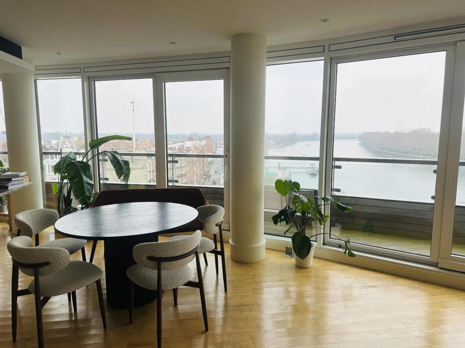 2-bed Penthouse With Unique River Views - Located In London's Iconic Building Appartement Londres