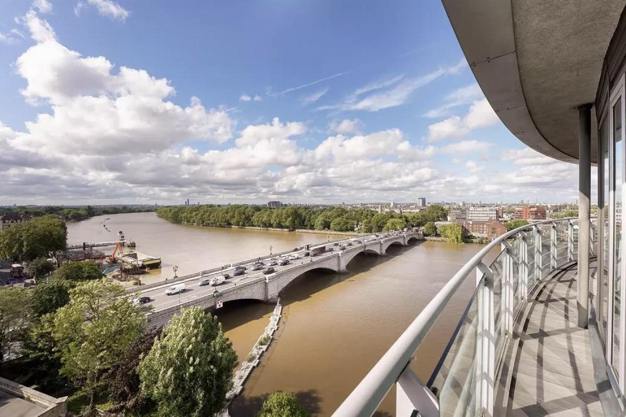 2-bed Penthouse With Unique River Views - Located In London's Iconic Building Appartement Londres