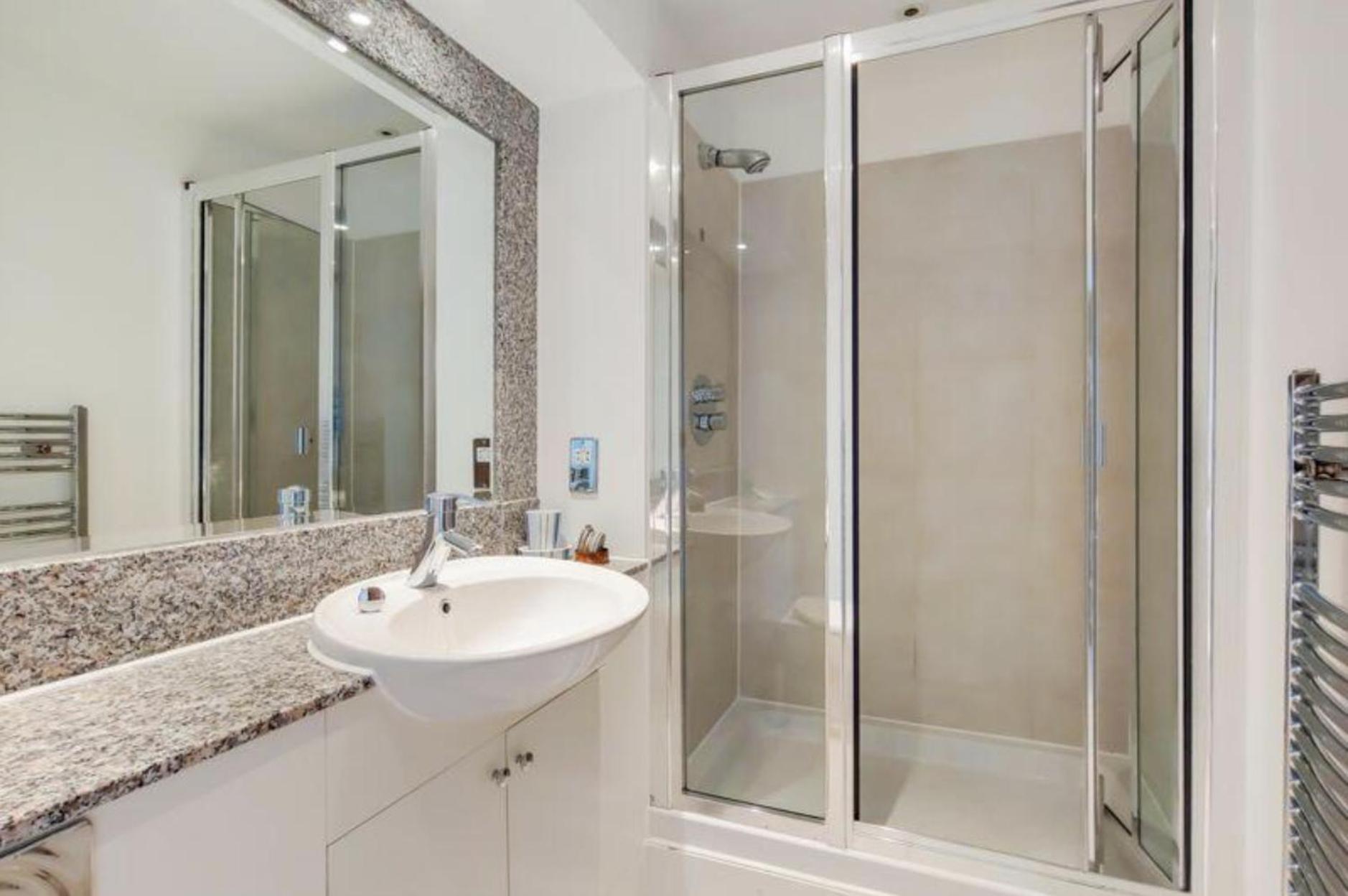 Appartement 2-bed Penthouse With Unique River Views - Located In London's Iconic Building