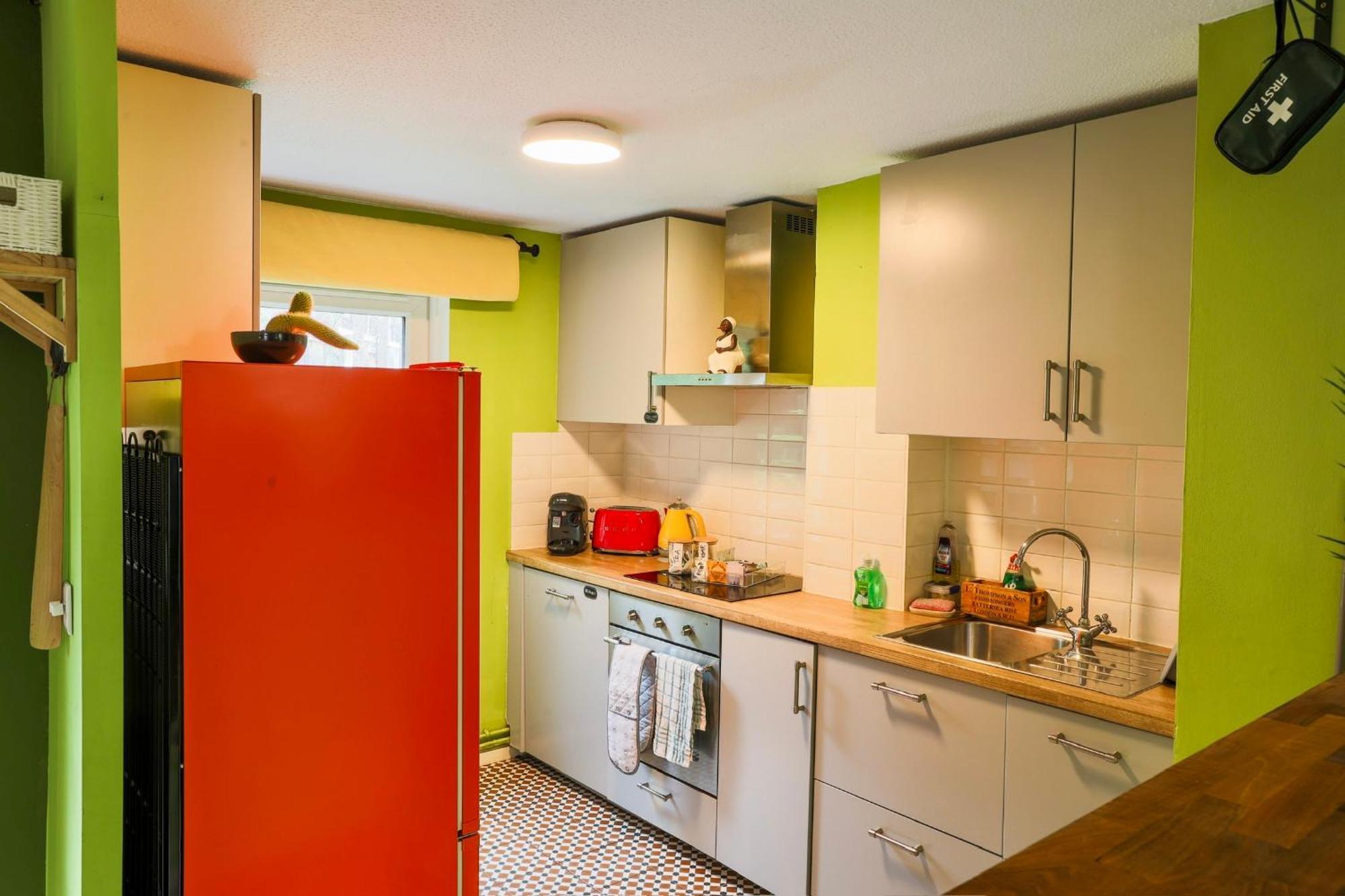 20 Percent Off -Promo Genius Offers-Citycenter Londonbridge Apartment With Parking-Wifi-Sleeps7-4Beds-Netflix-Family! *