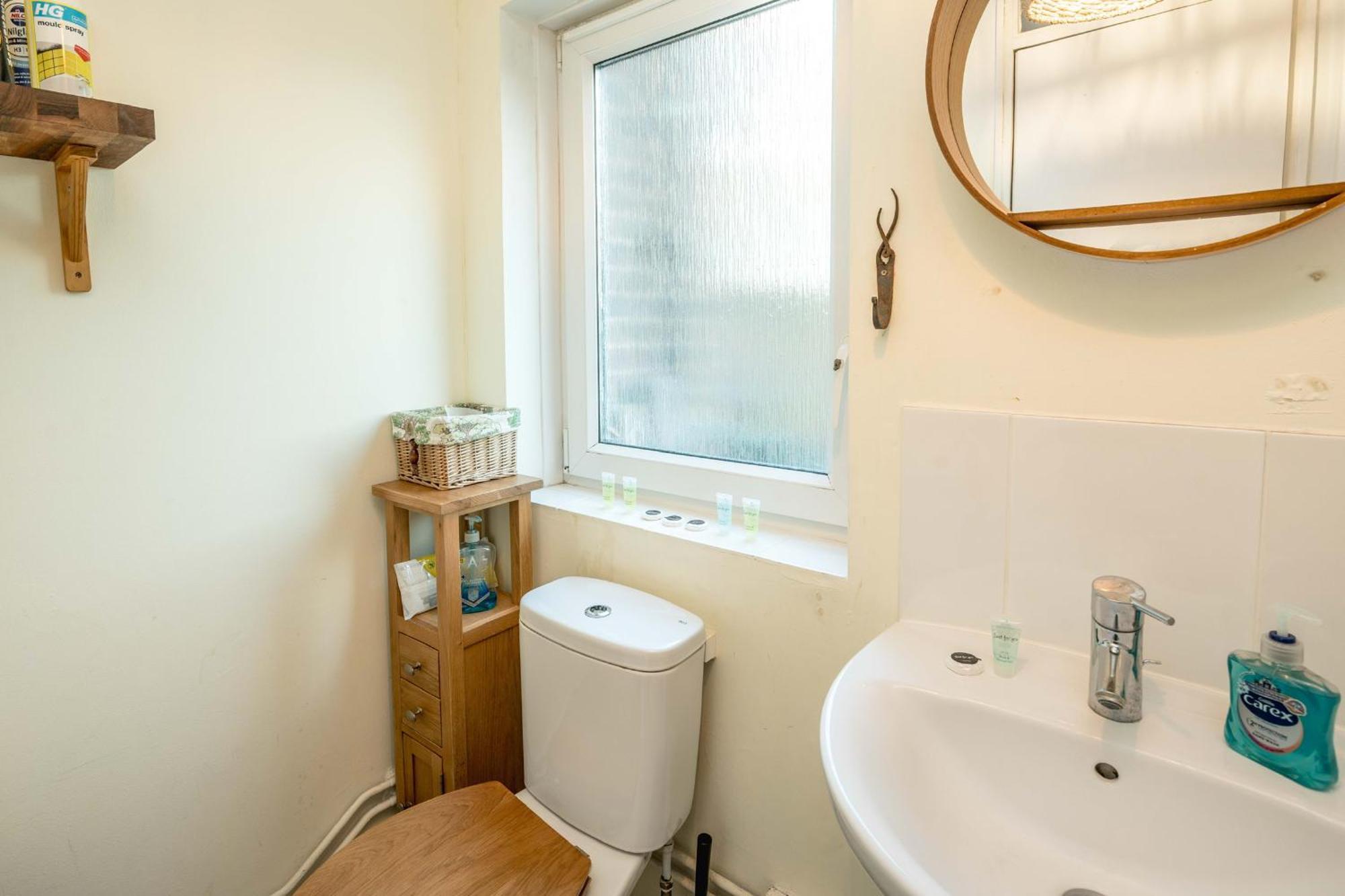 20 Percent Off -Promo Genius Offers-Citycenter Londonbridge Apartment With Parking-Wifi-Sleeps7-4Beds-Netflix-Family! * London