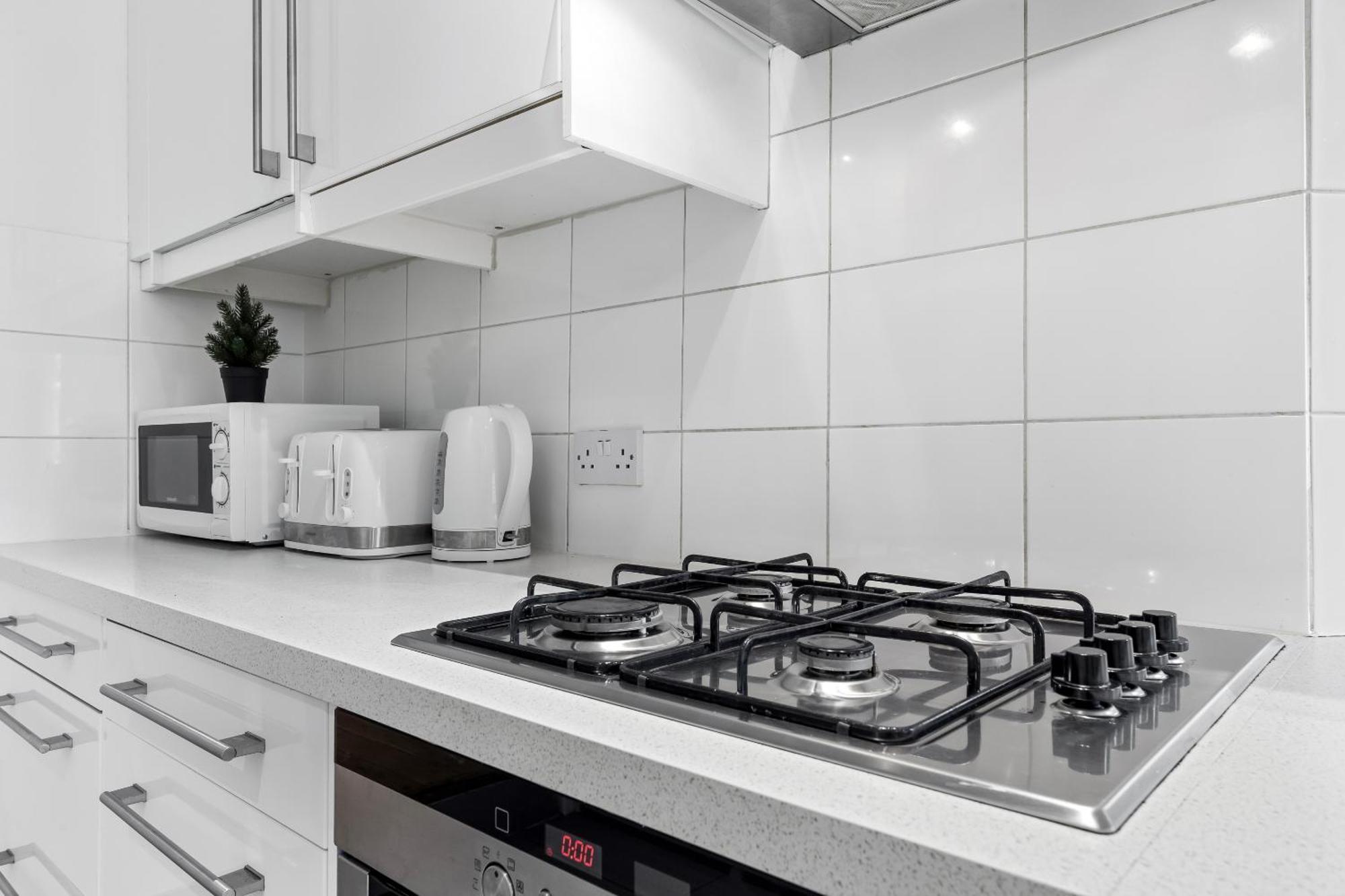 Luxury 4-bedroom Modern Flat In Steps From Station, Sleeps 9 In Style! Apartamento
