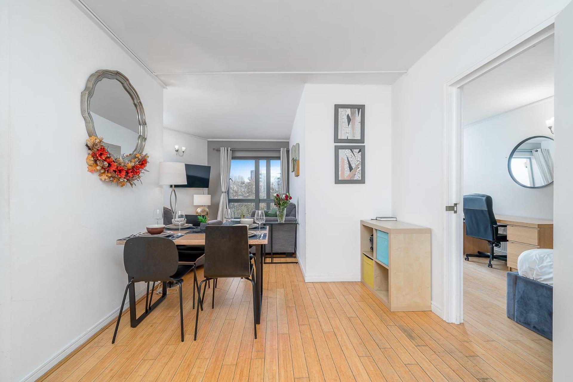 Lovely 3bd Flat, Parking, Sleeps Six Close To O2 *