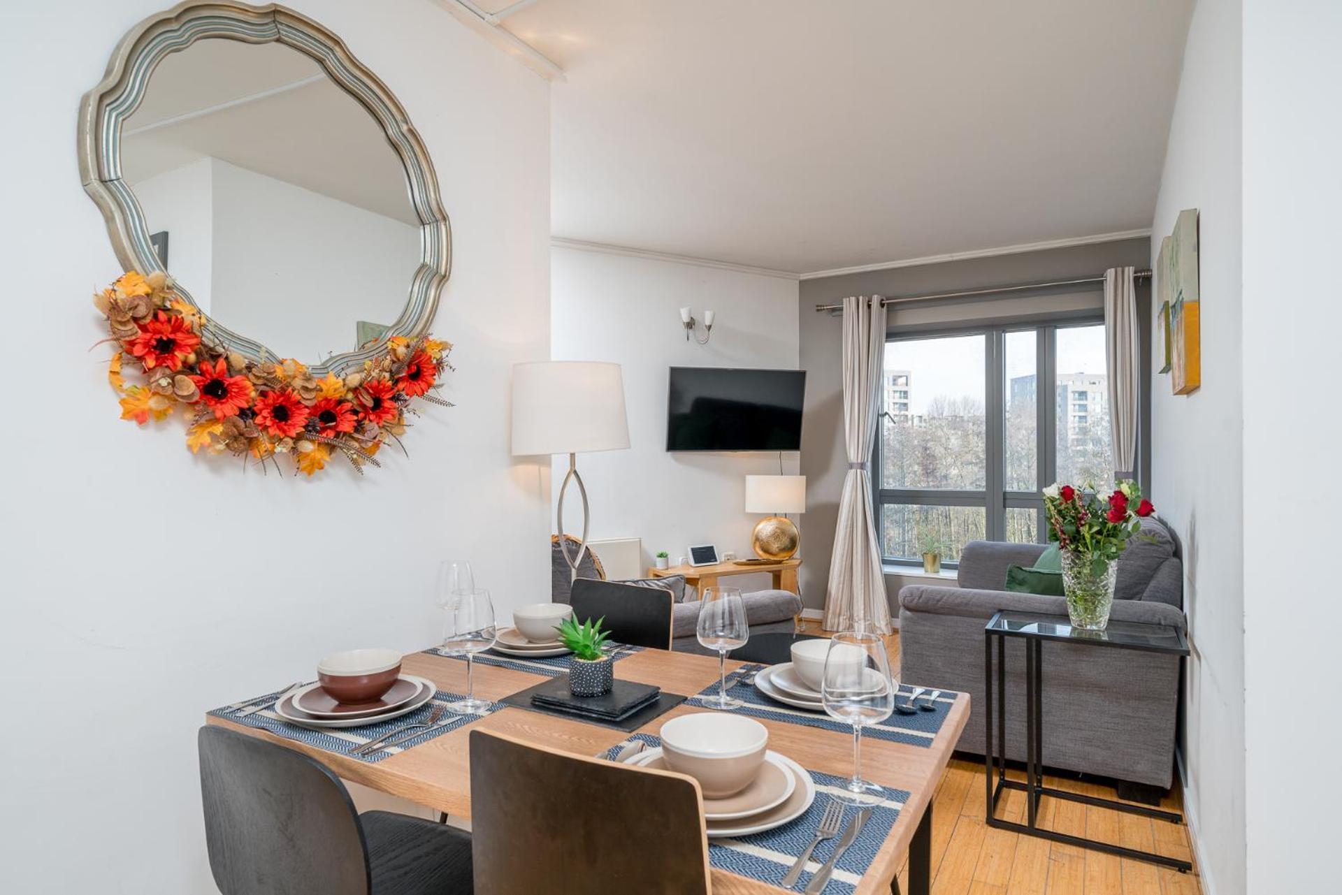 Lovely 3bd Flat, Parking, Sleeps Six Close To O2