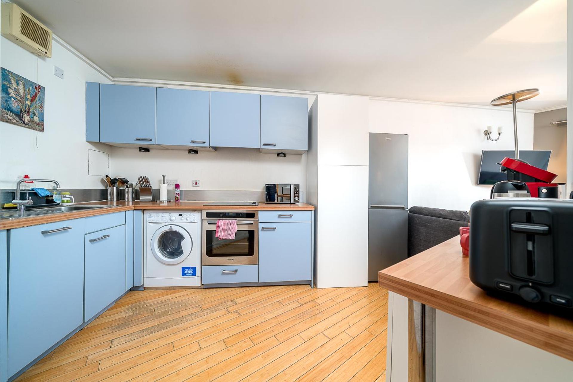 Apartamento Lovely 3bd Flat, Parking, Sleeps Six Close To O2 *