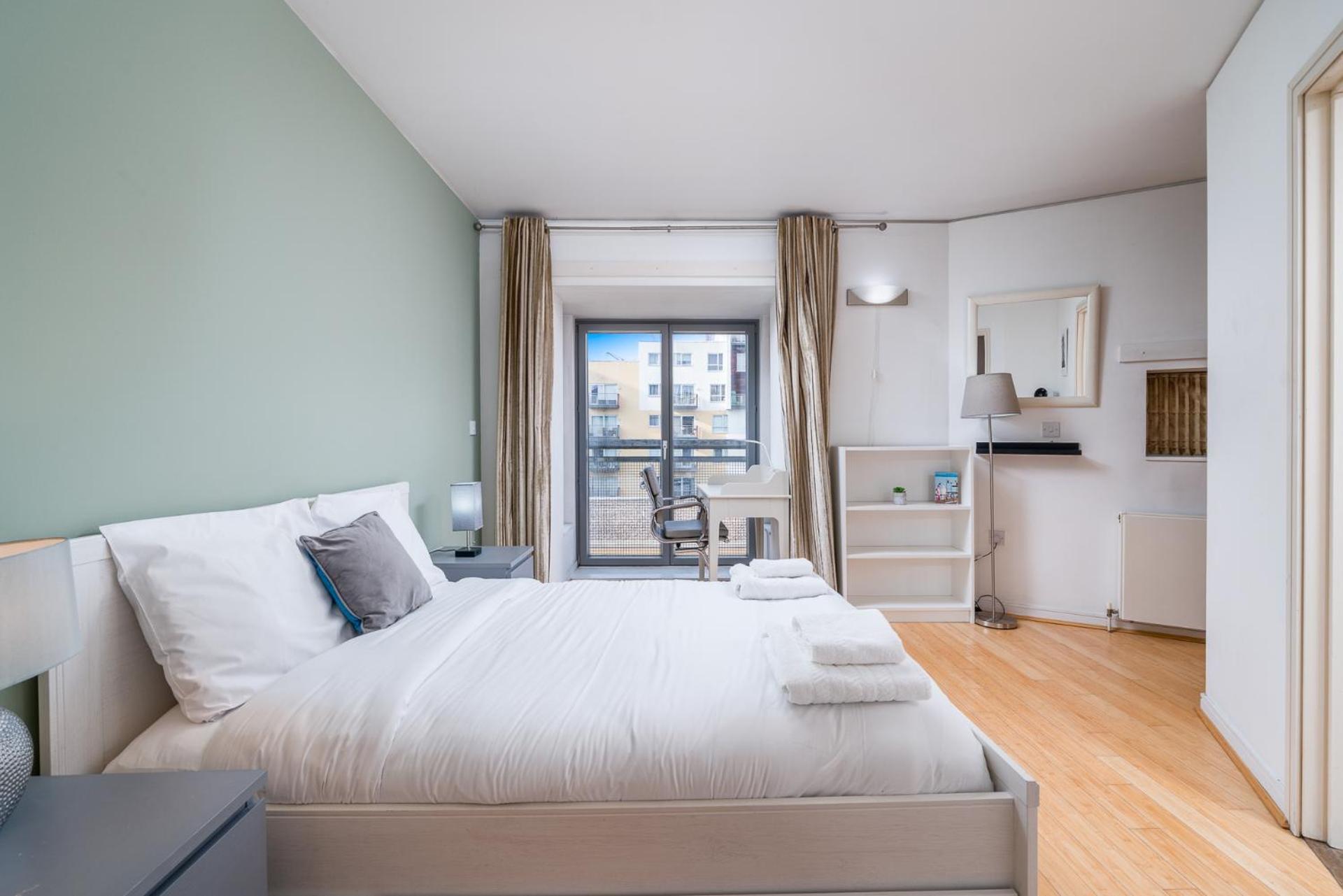Lovely 3bd Flat, Parking, Sleeps Six Close To O2 Apartamento *