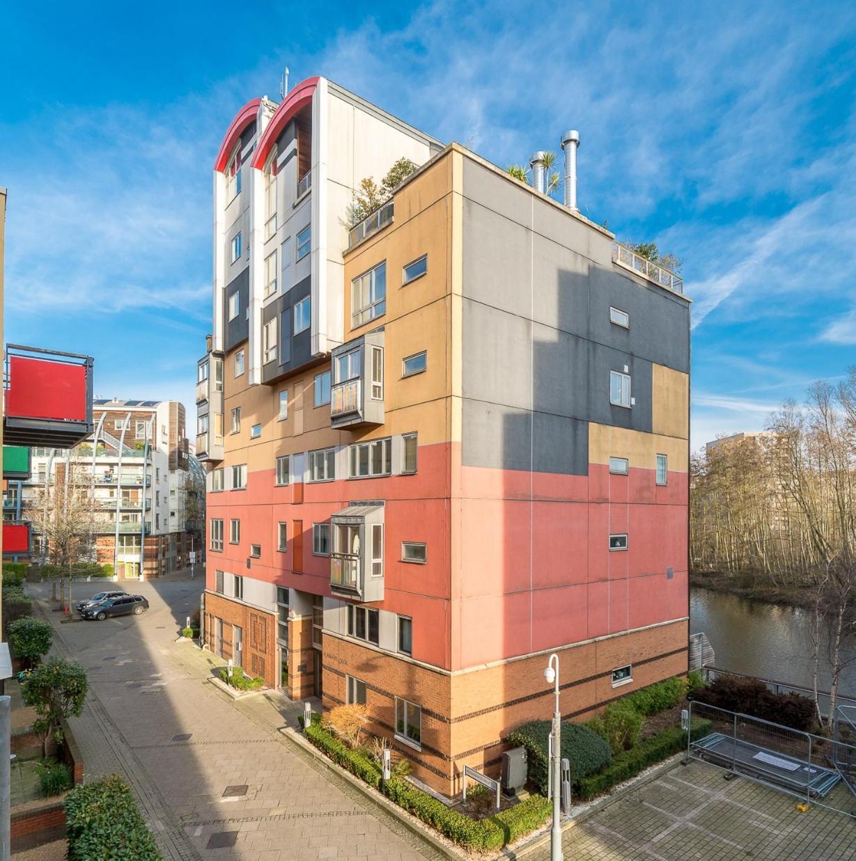 Lovely 3bd Flat, Parking, Sleeps Six Close To O2 Apartamento Londres