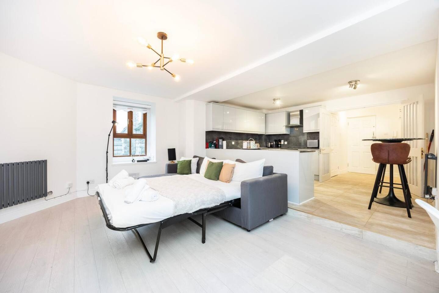 Lavish 1 Bedroom Near Tottenham Stadium Vakantiehuis *
