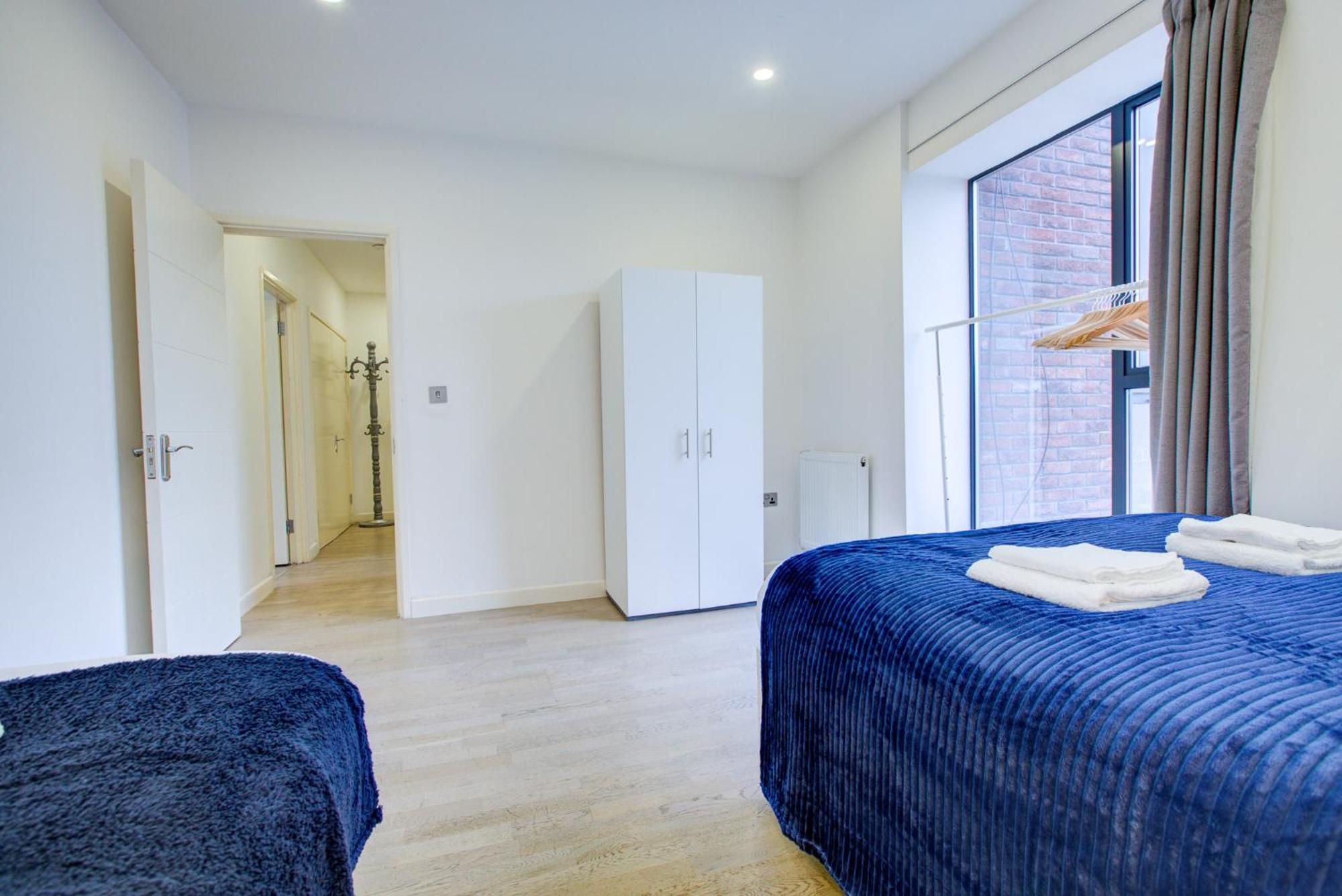 Canning Town 4-person Flat Apartment London
