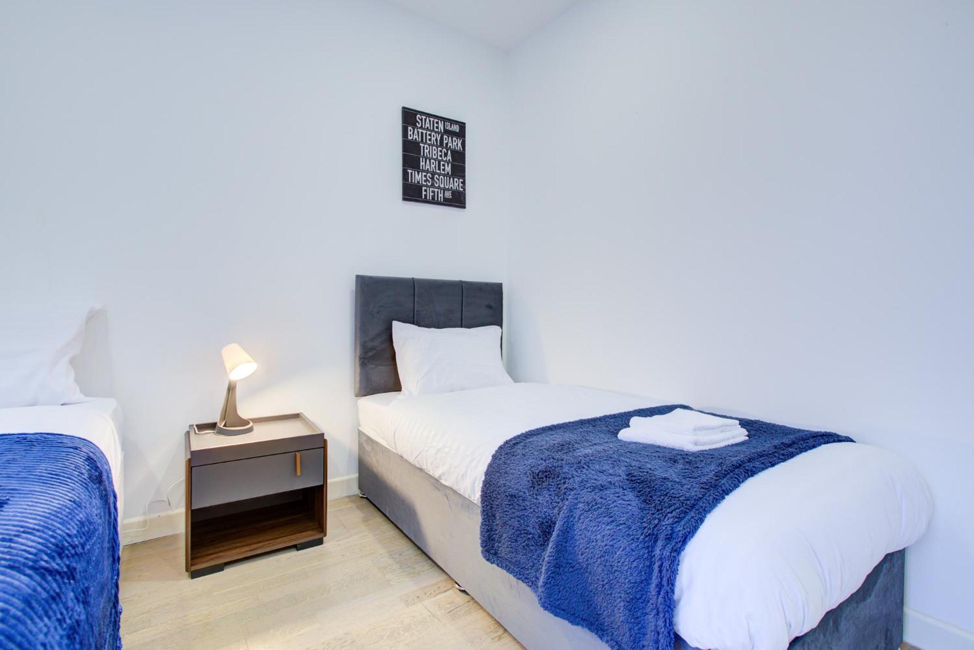 Canning Town 4-person Flat London