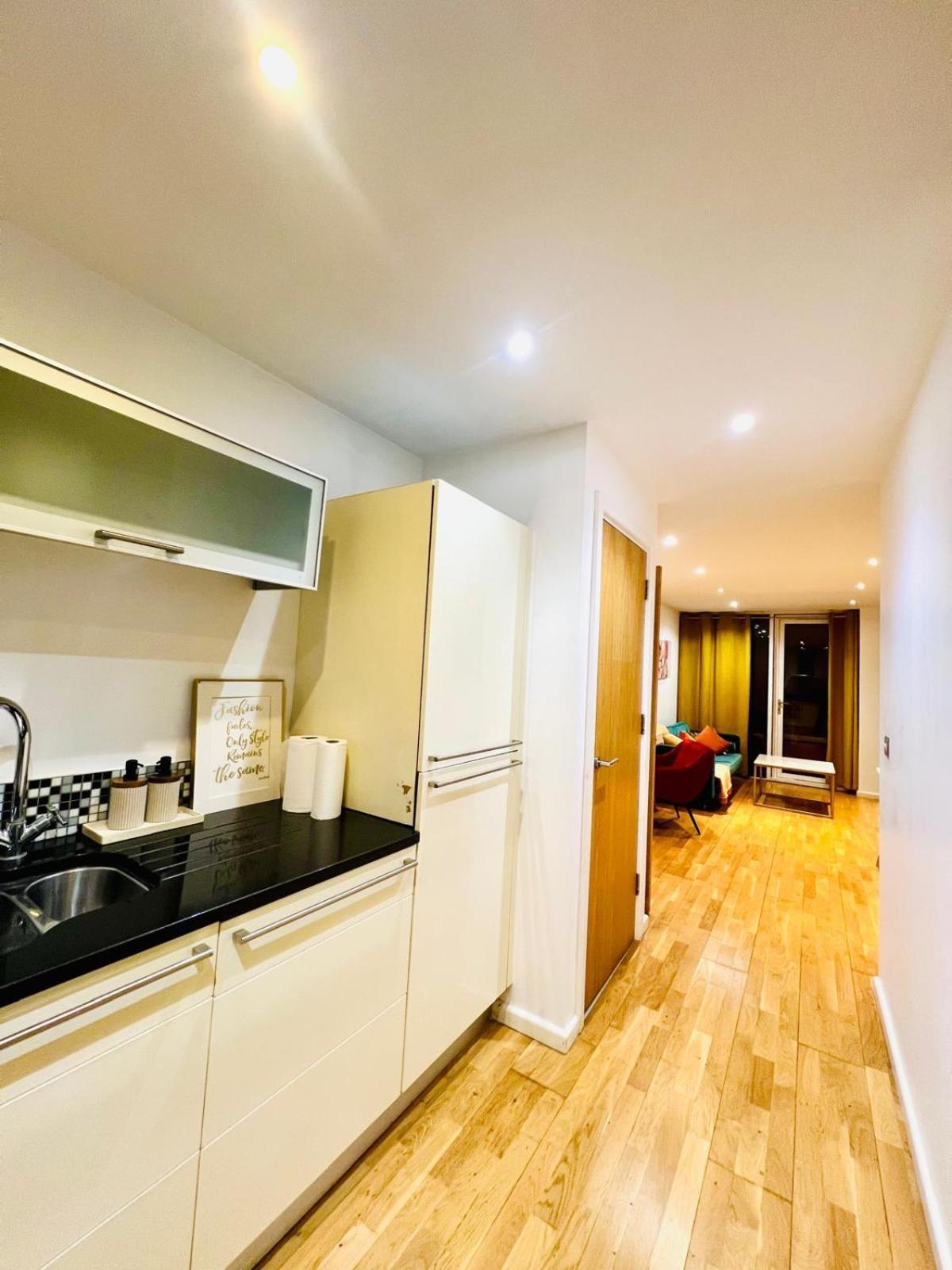 Luxurious With River Views In Canary Wharf Appartement Londres