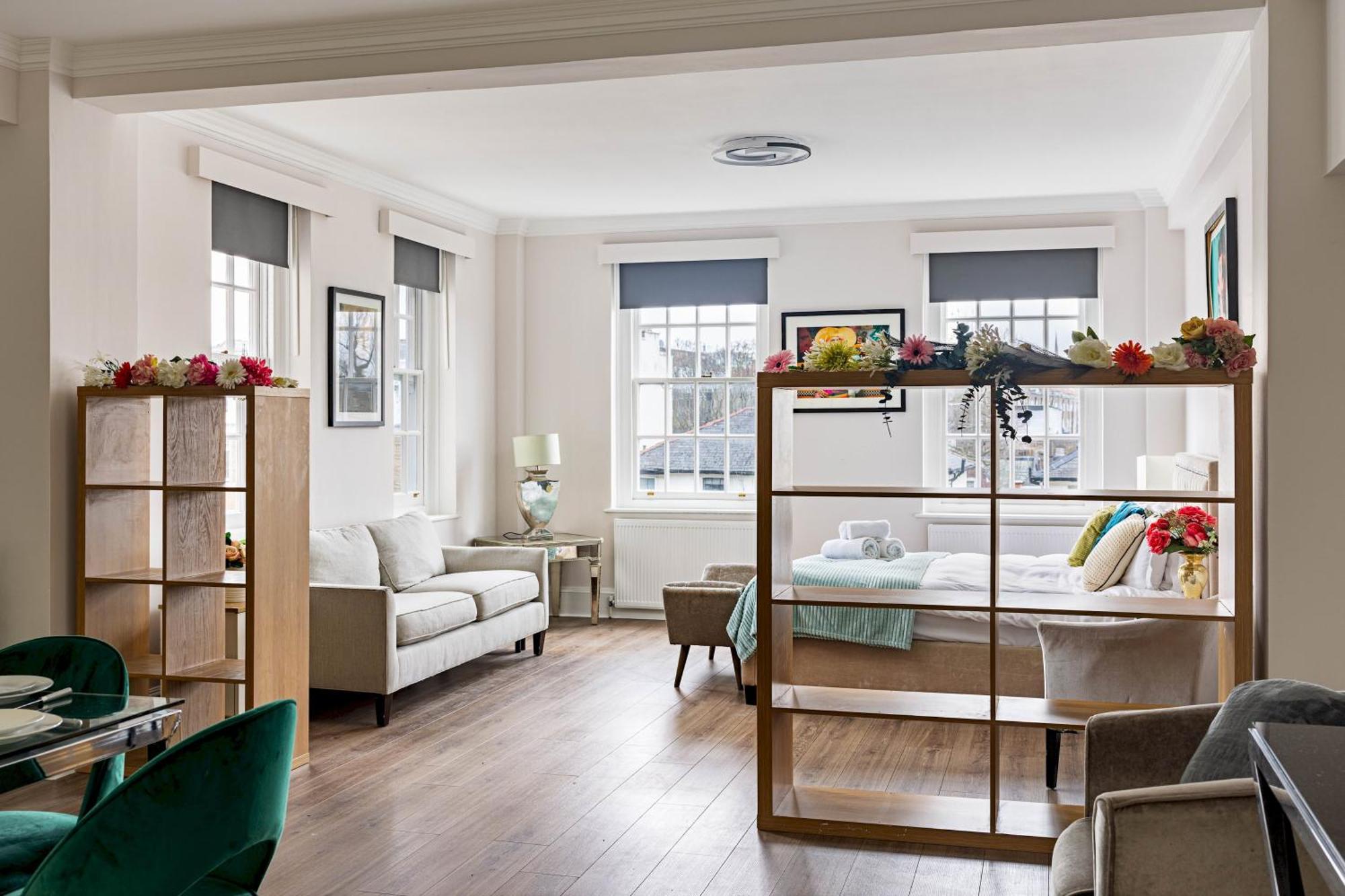4-bdr Stunning Kensington Penthouse * London