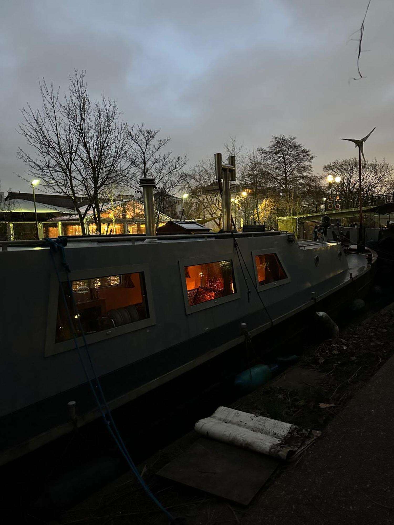 Dutch Barge - Sleeps 3 & Cosy Fireplace * Londres