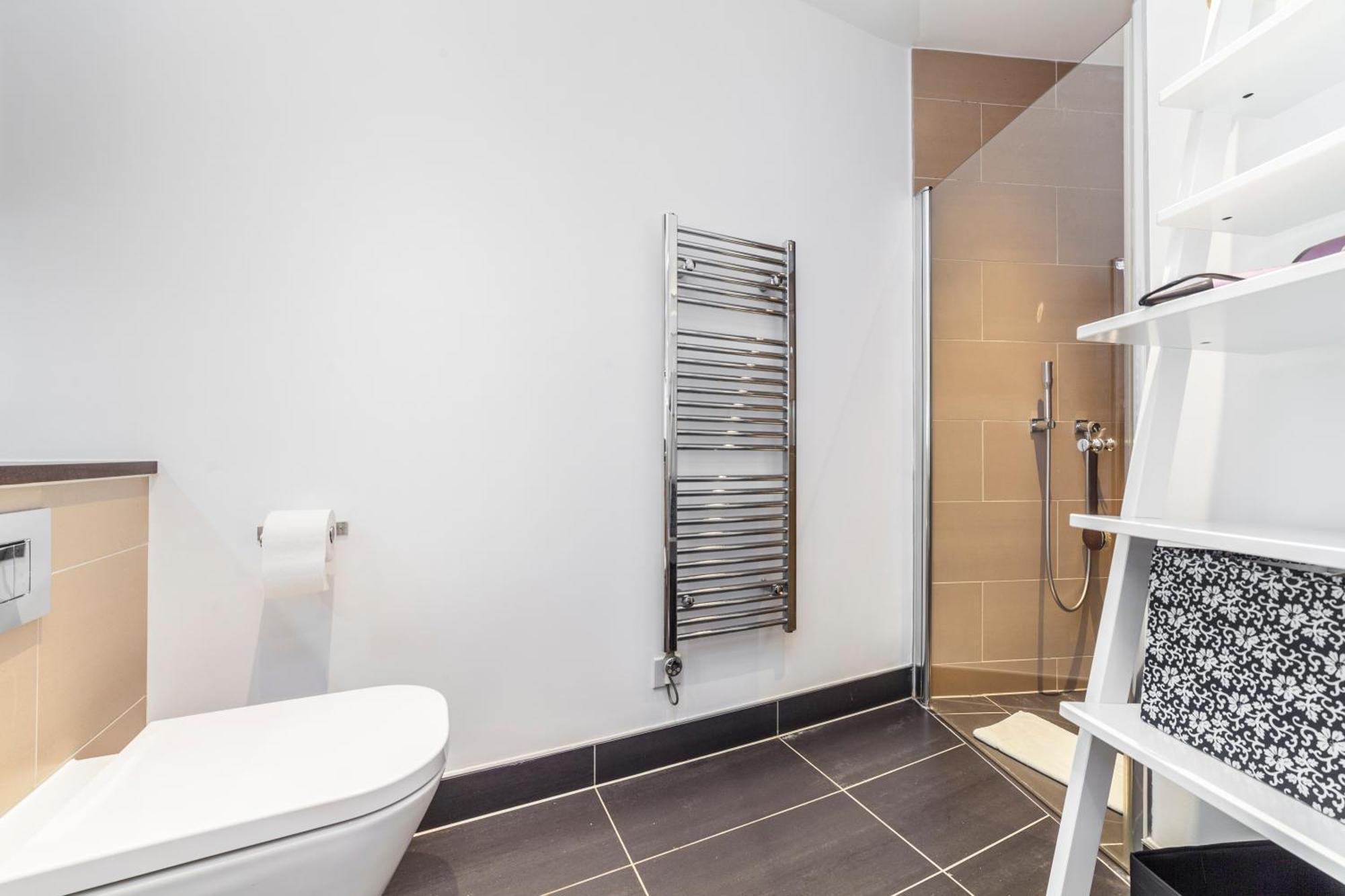 Appartement Chic Sun-filled 1 Bdr With Private Terrace Londres