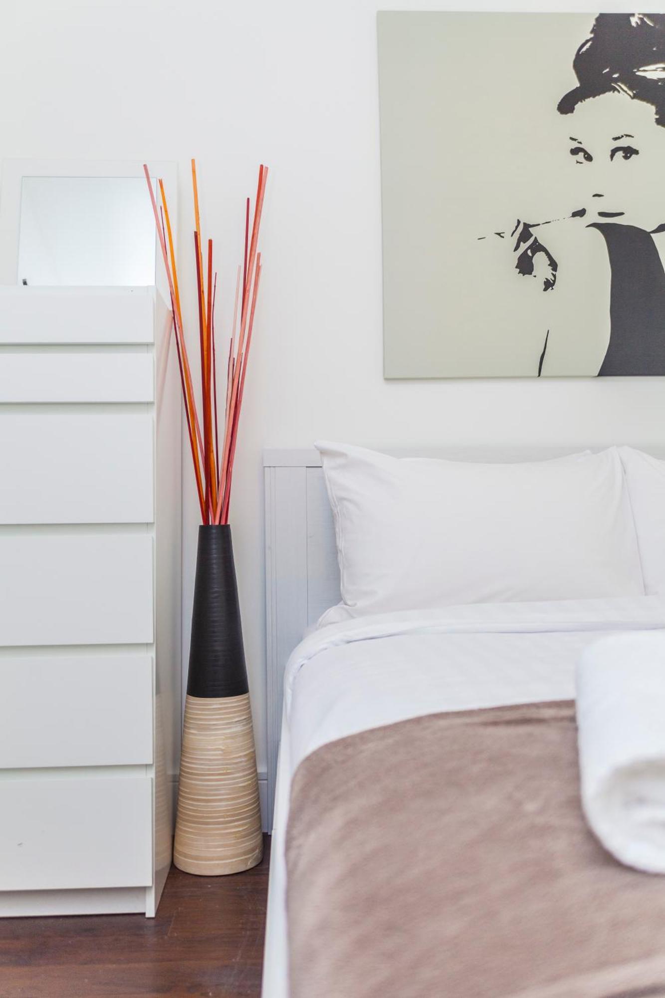 Appartement Chic Sun-filled 1 Bdr With Private Terrace