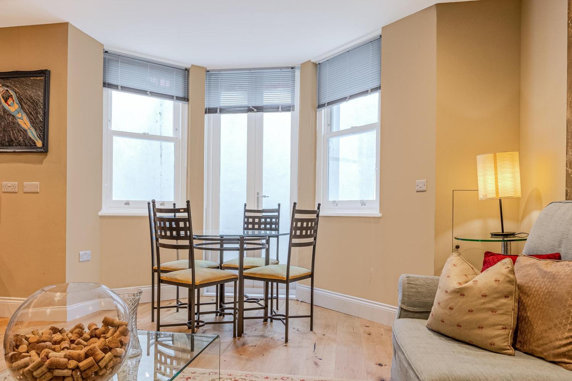 Appartement Stylish With Patio In Clapham, 14 Min Tube Londres